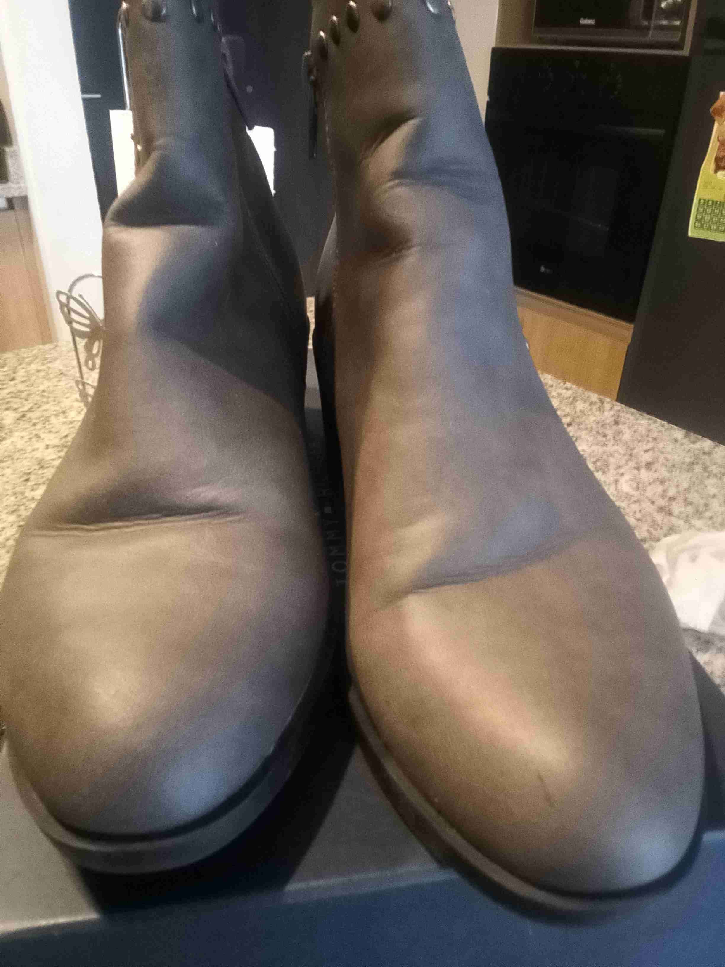 Botas plomas muy bonitas talla 37 y botas cafés - miniatura 2