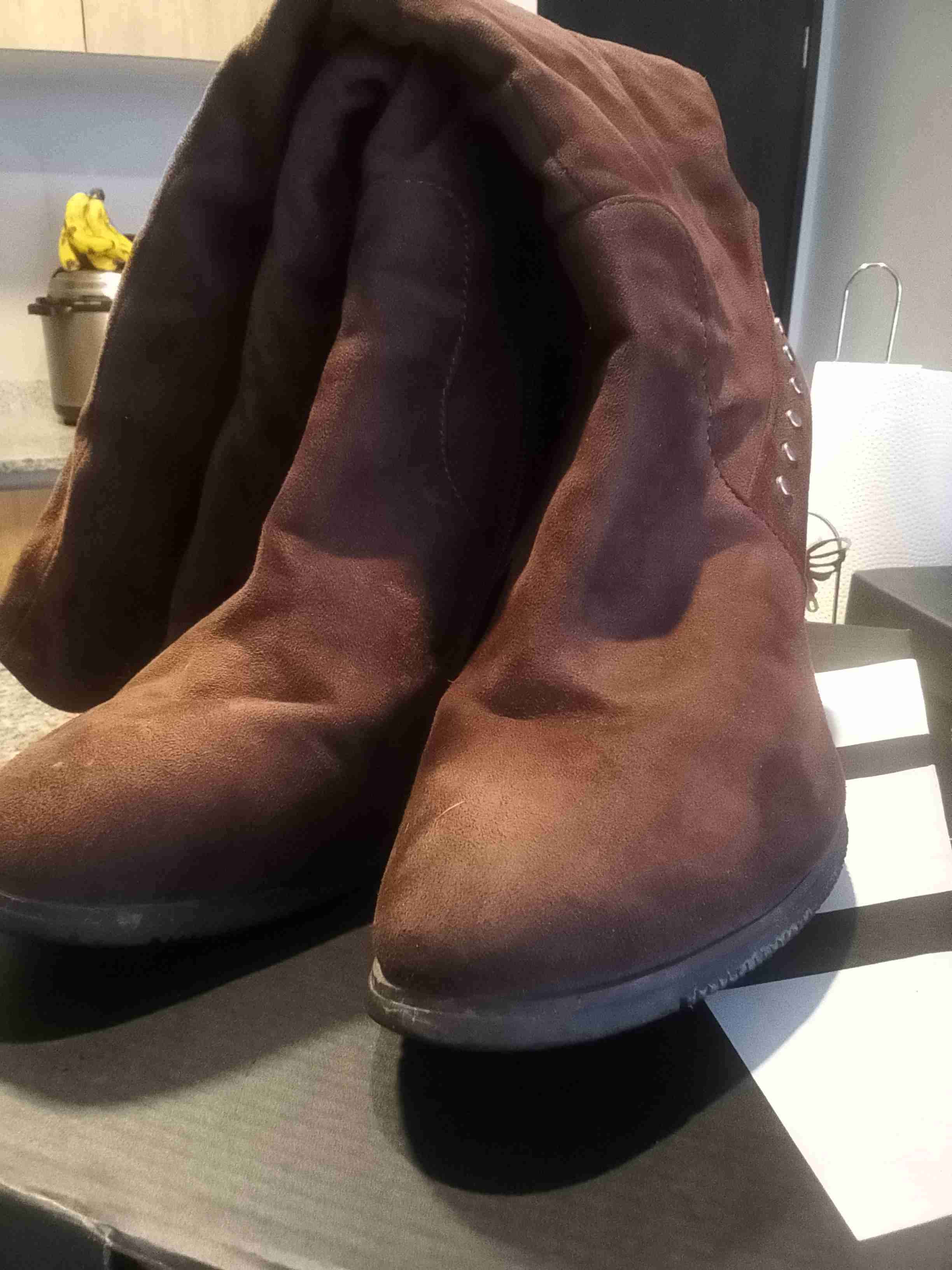 Botas plomas muy bonitas talla 37 y botas cafés - miniatura 3