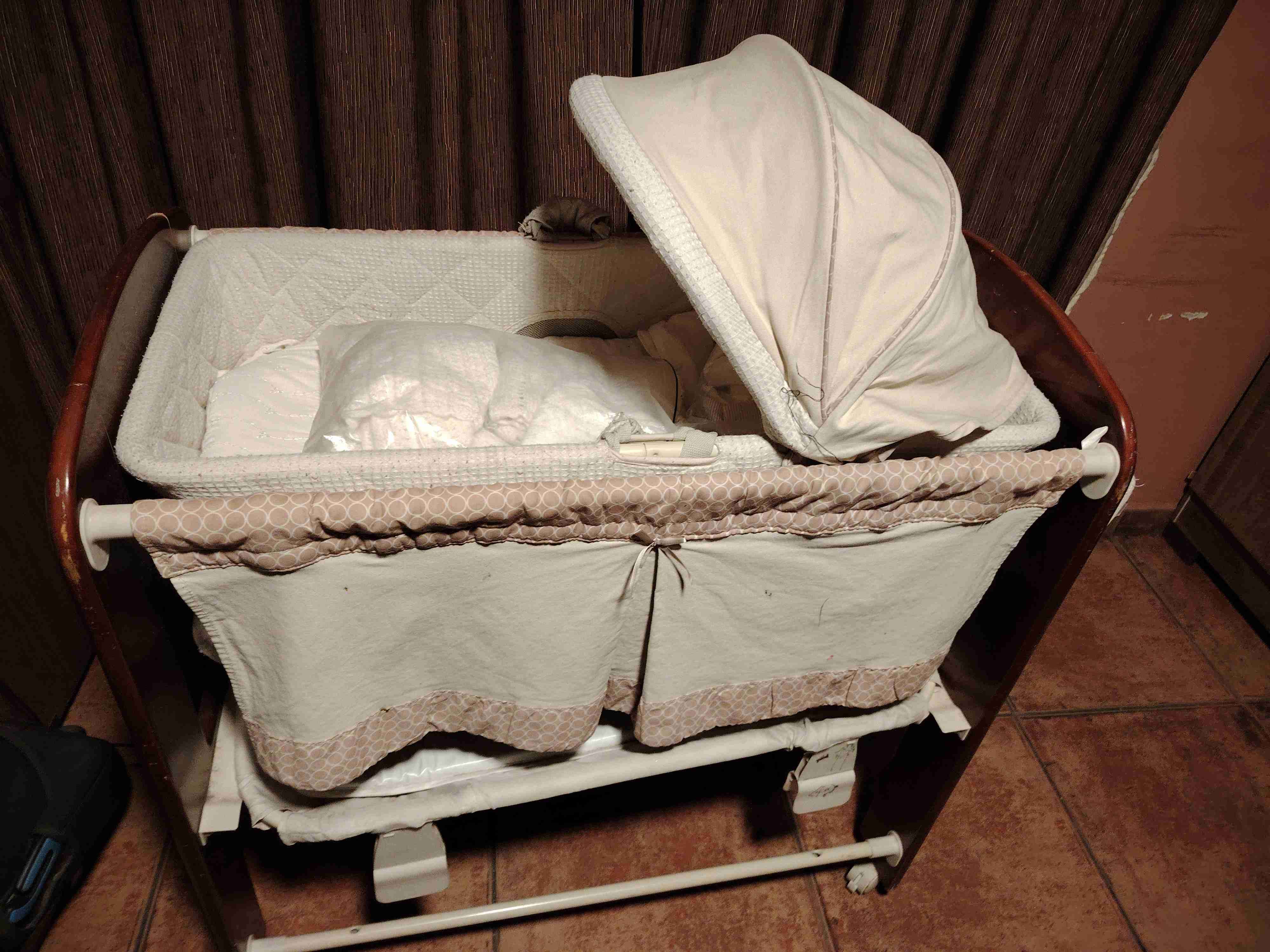 Cuna de bebé con ruedas - miniatura 2