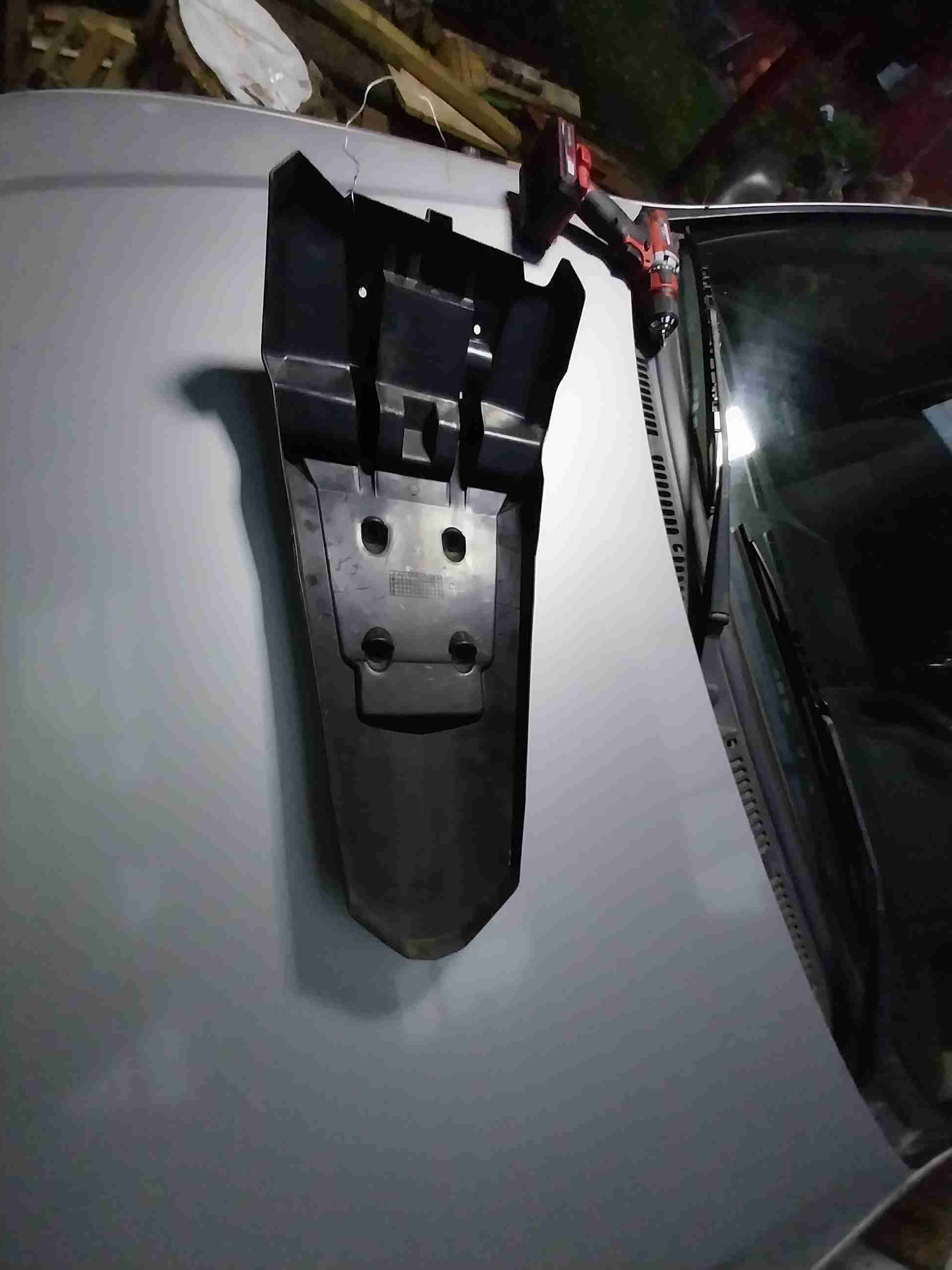 Cola tapabarro de yamaha fz 150cc - miniatura 3