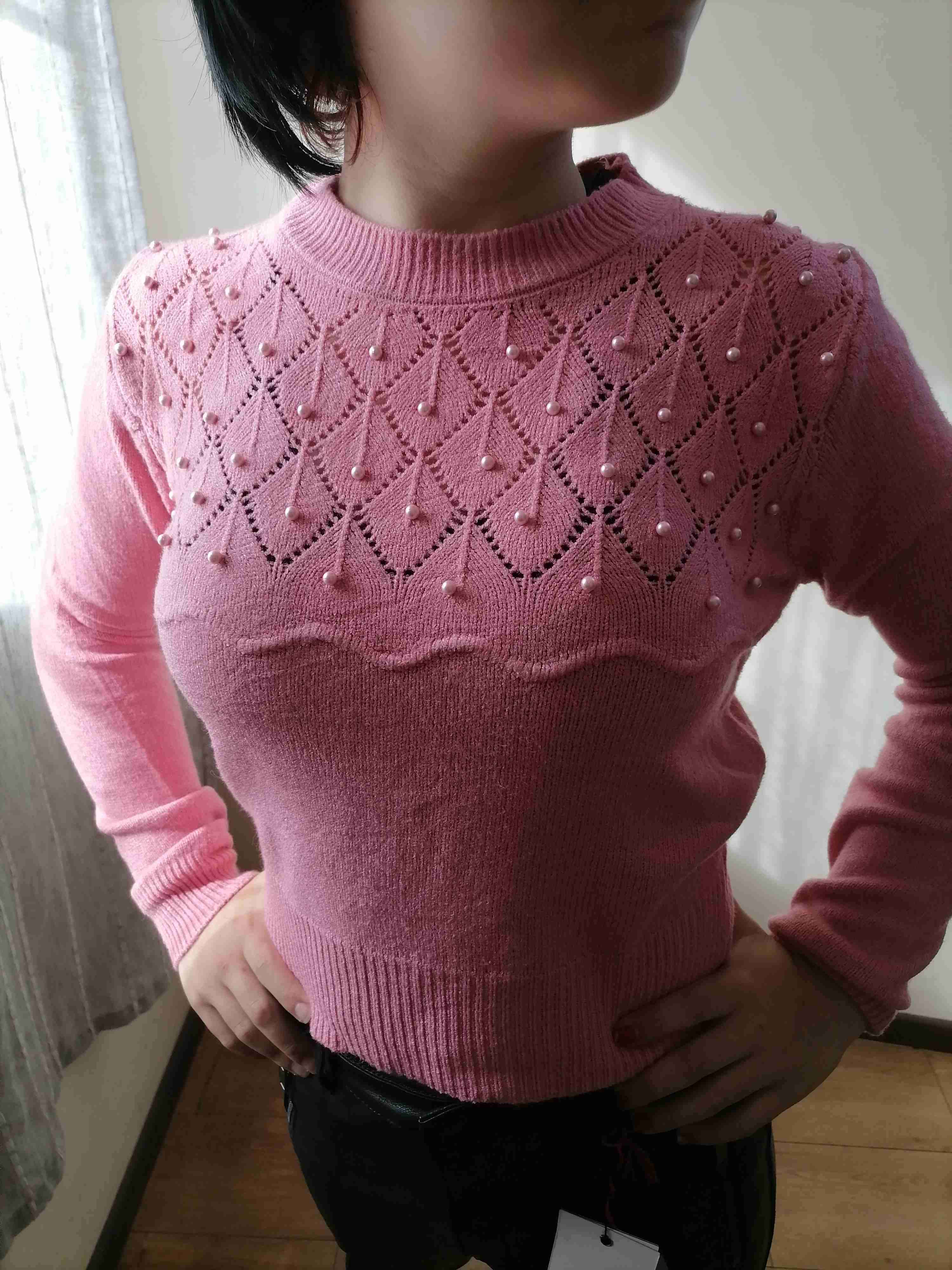 Suéter rosa con perlas - miniatura 1