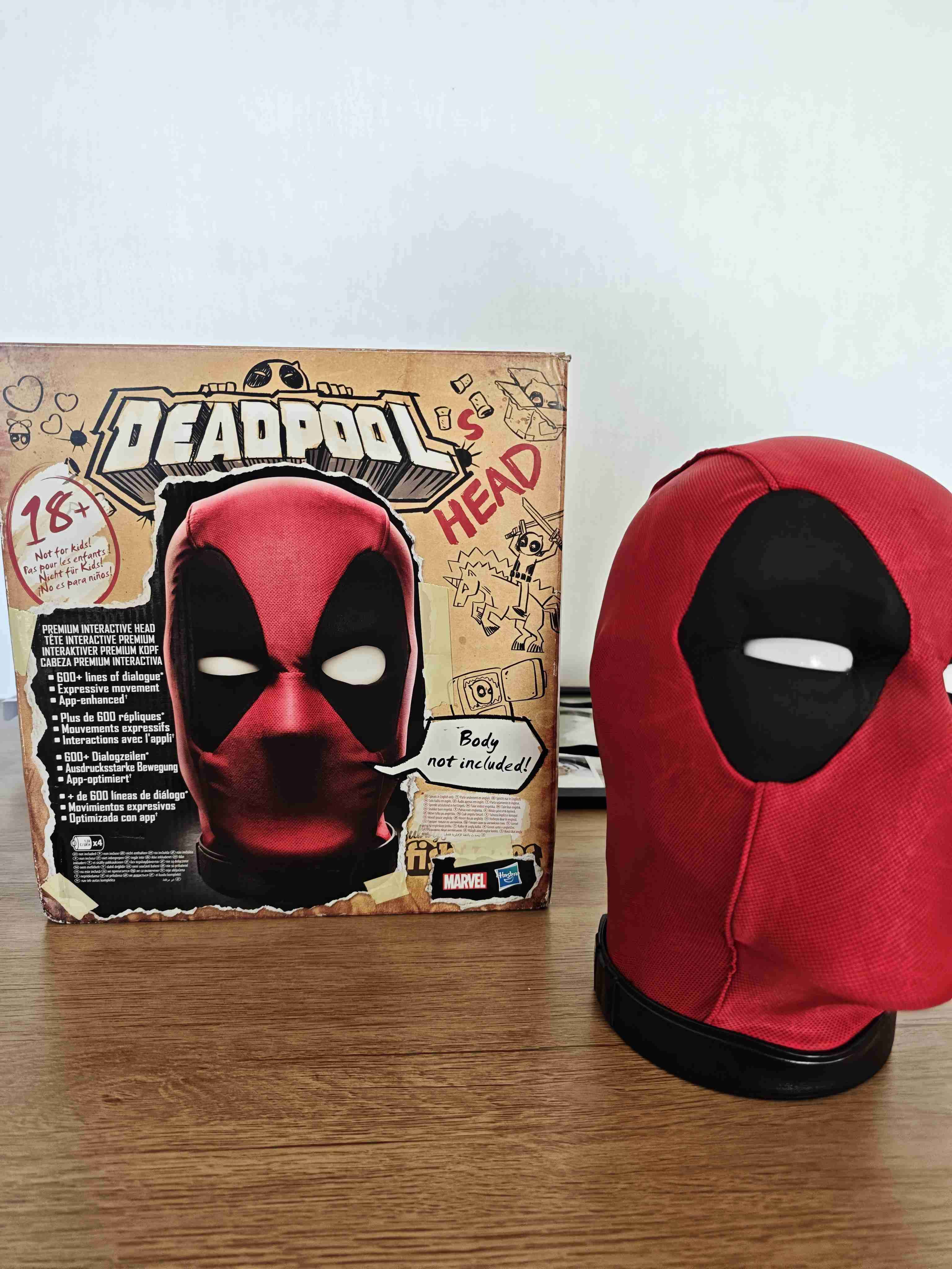 Cabeza interactiva de Deadpool - miniatura 1