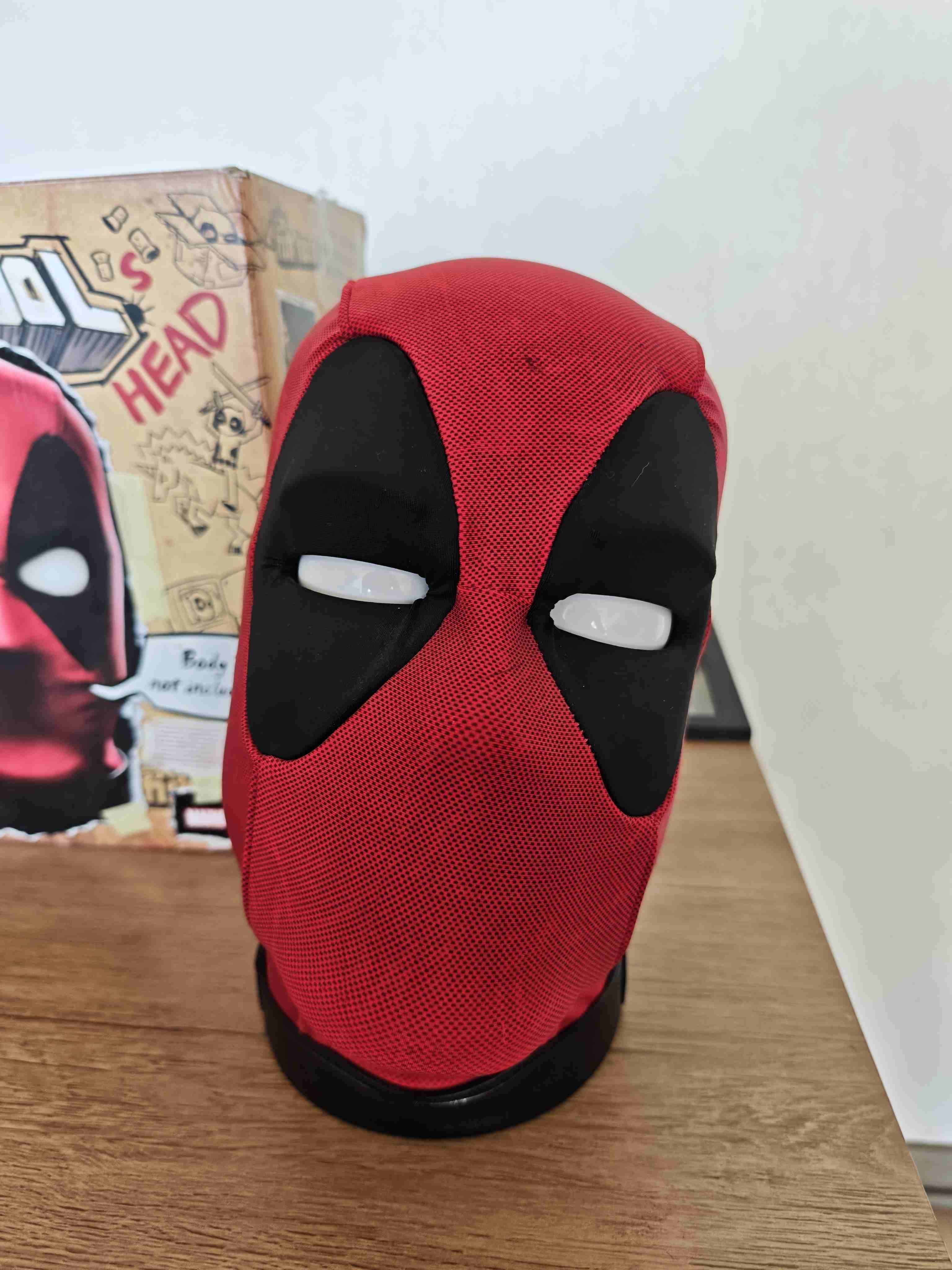 Cabeza interactiva de Deadpool - miniatura 2
