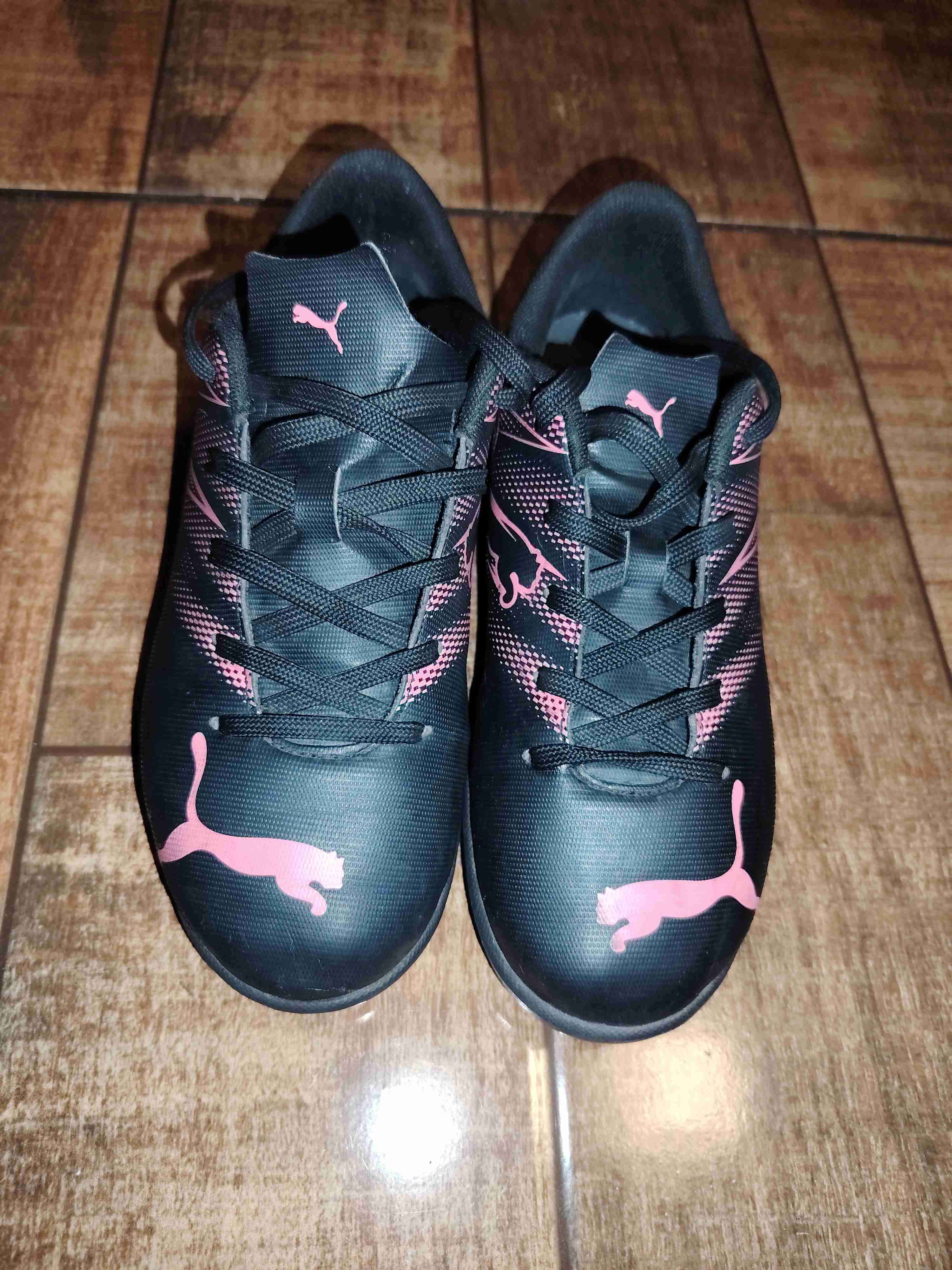 Zapatillas deportivas negras y rosadas - miniatura 2