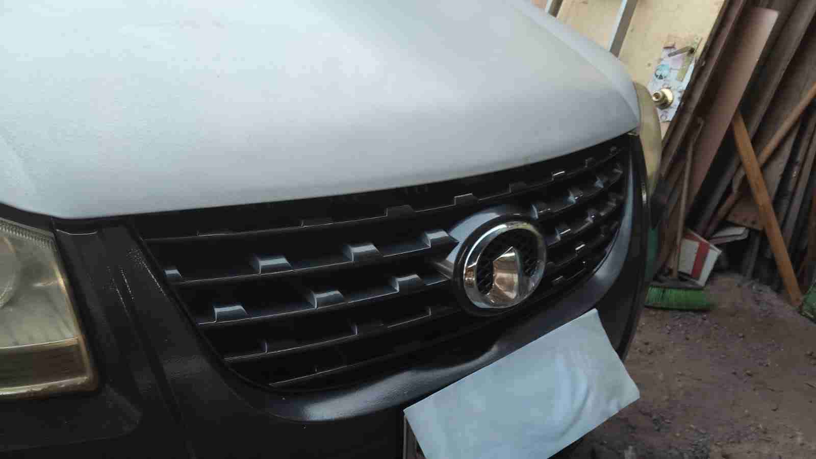 Camioneta plateada usada - miniatura 5