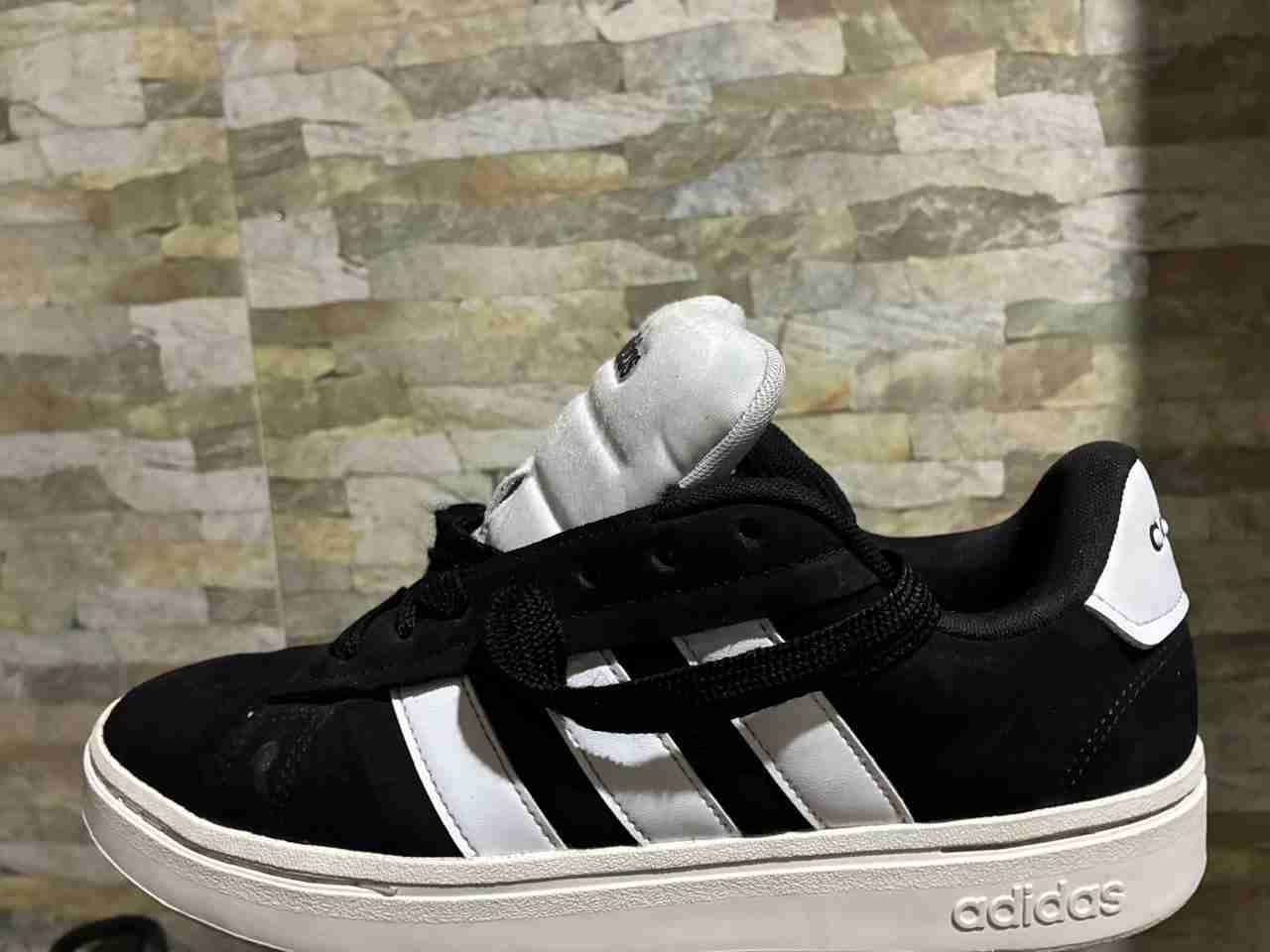 Zapatillas negras Adidas - miniatura 1