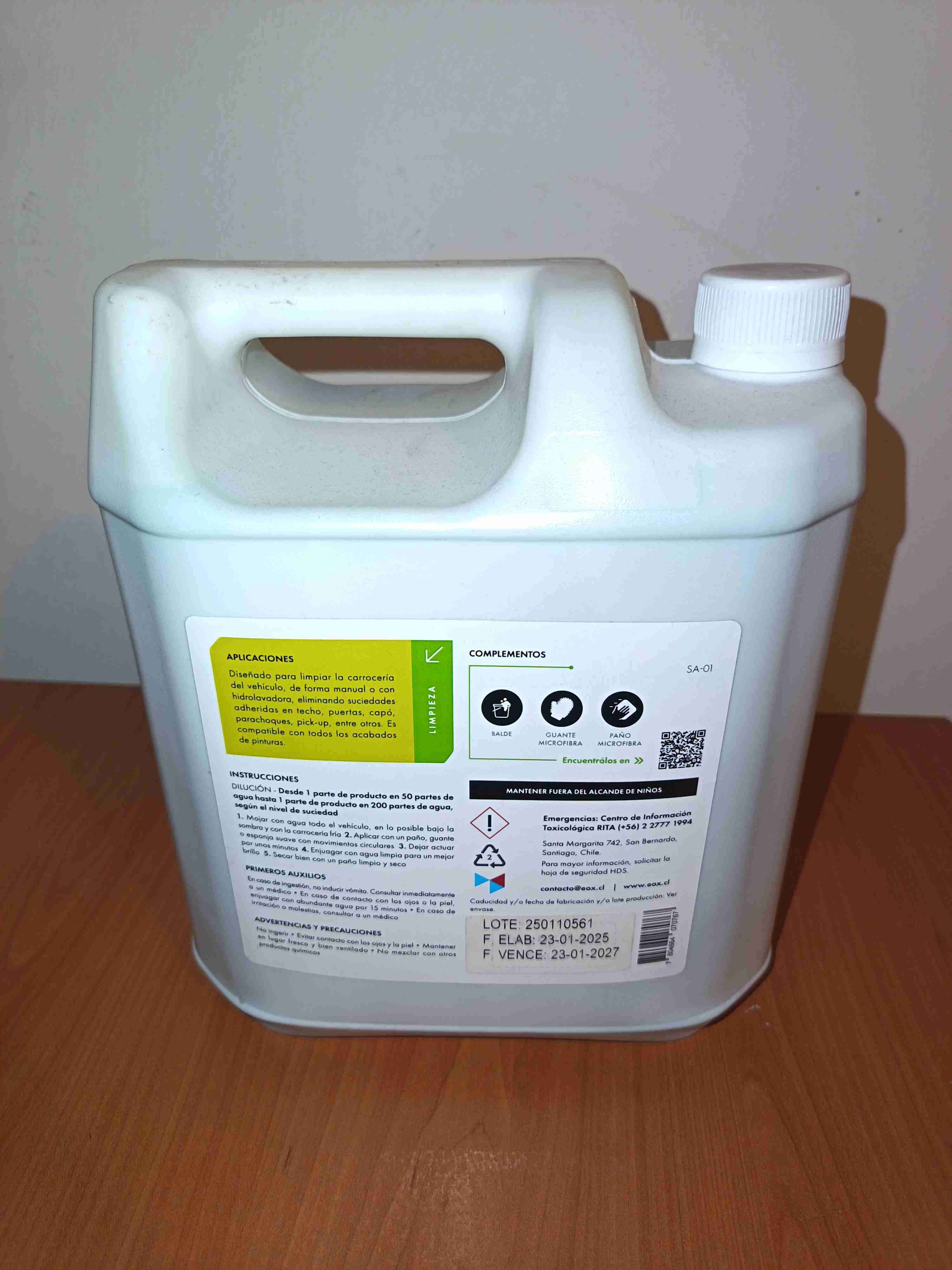 Kit limpieza con botellas y paños - miniatura 4