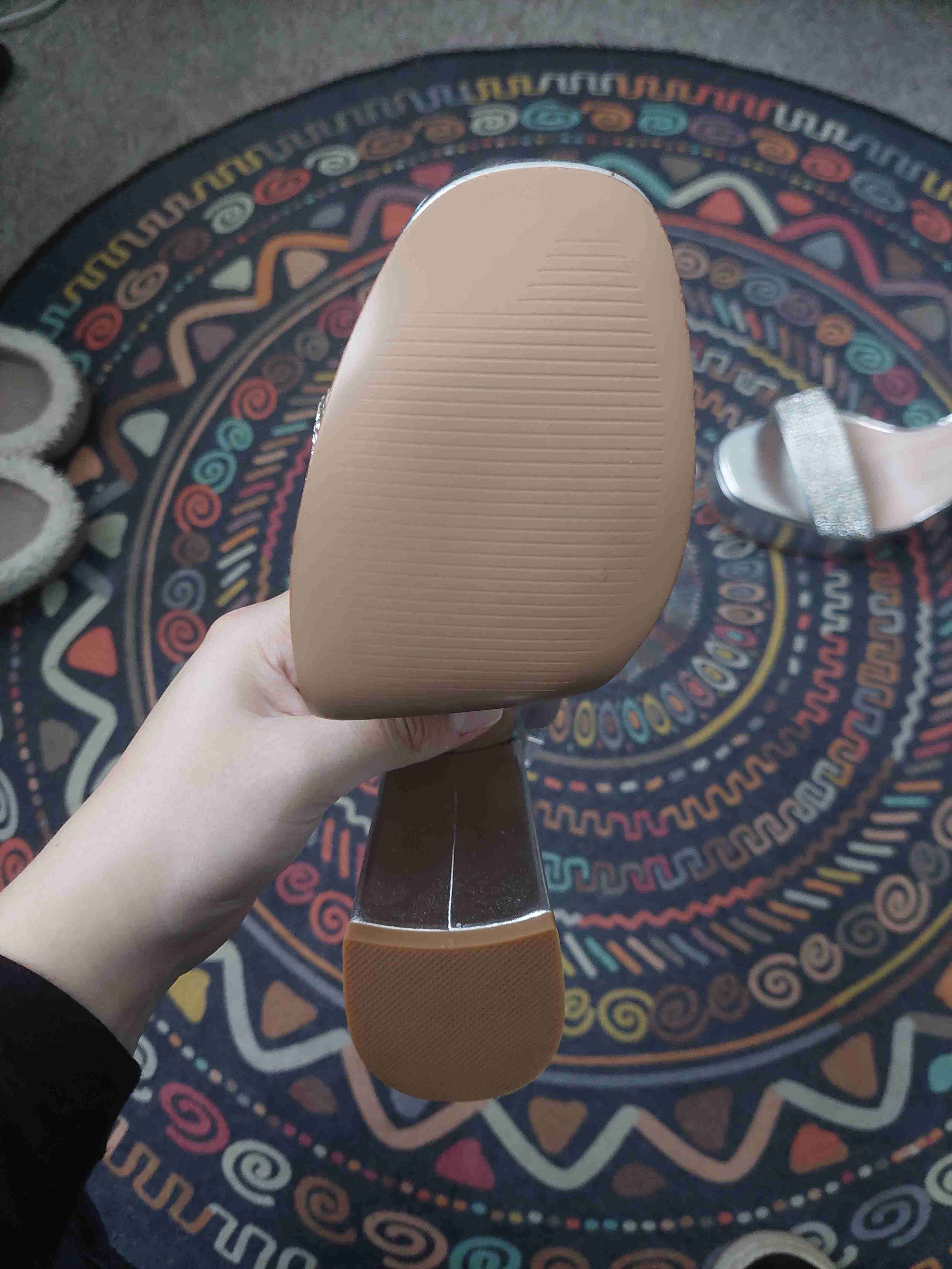 Sandalias plateadas de tacón alto - miniatura 4