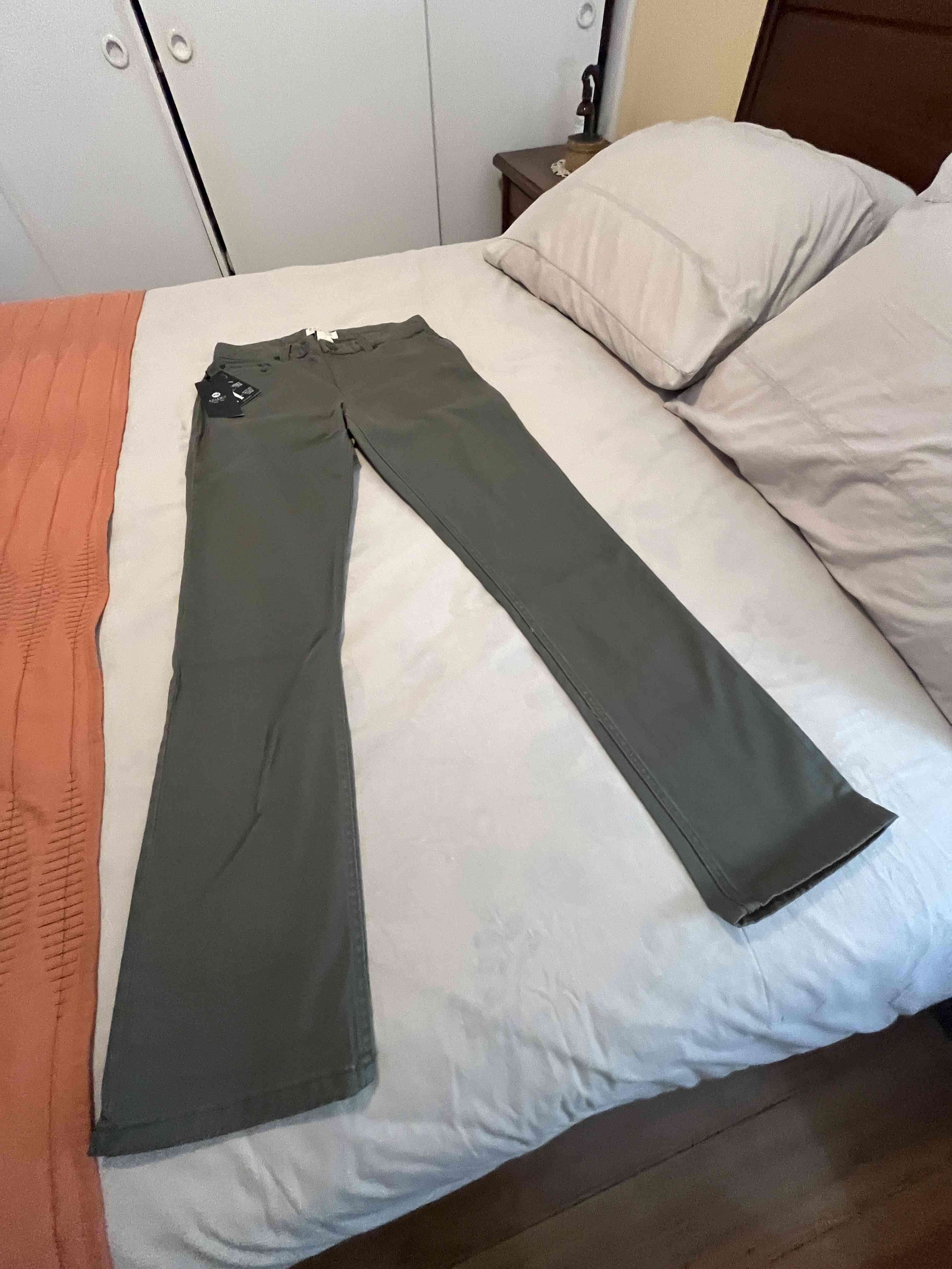 Pantalones verde oliva nuevos - miniatura 1