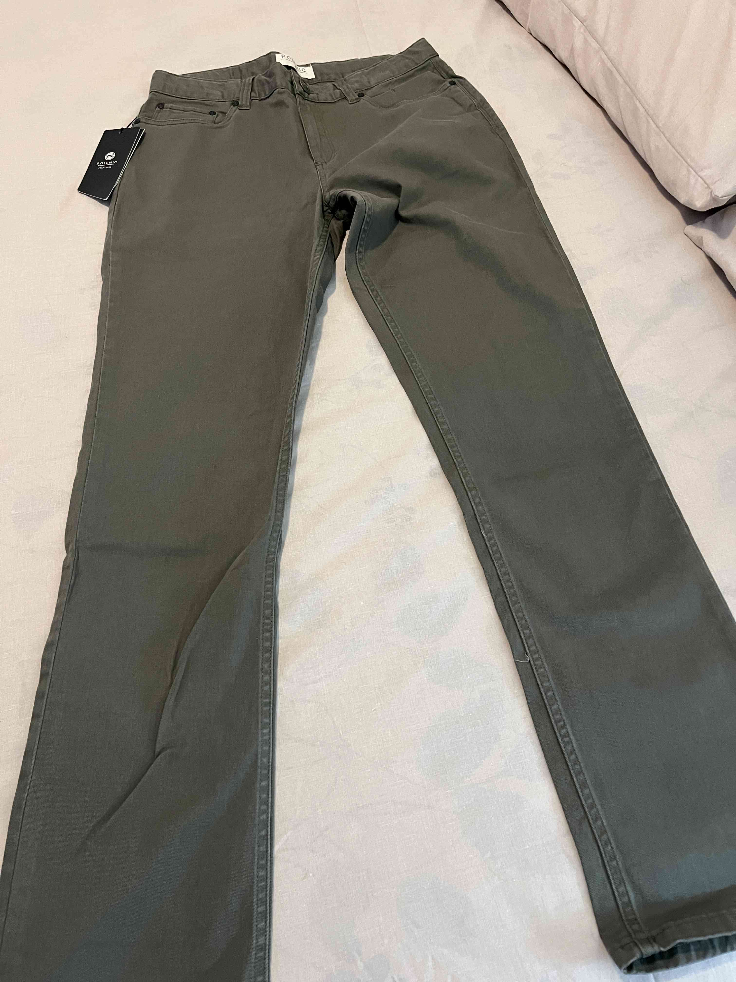 Pantalones verde oliva nuevos - miniatura 3