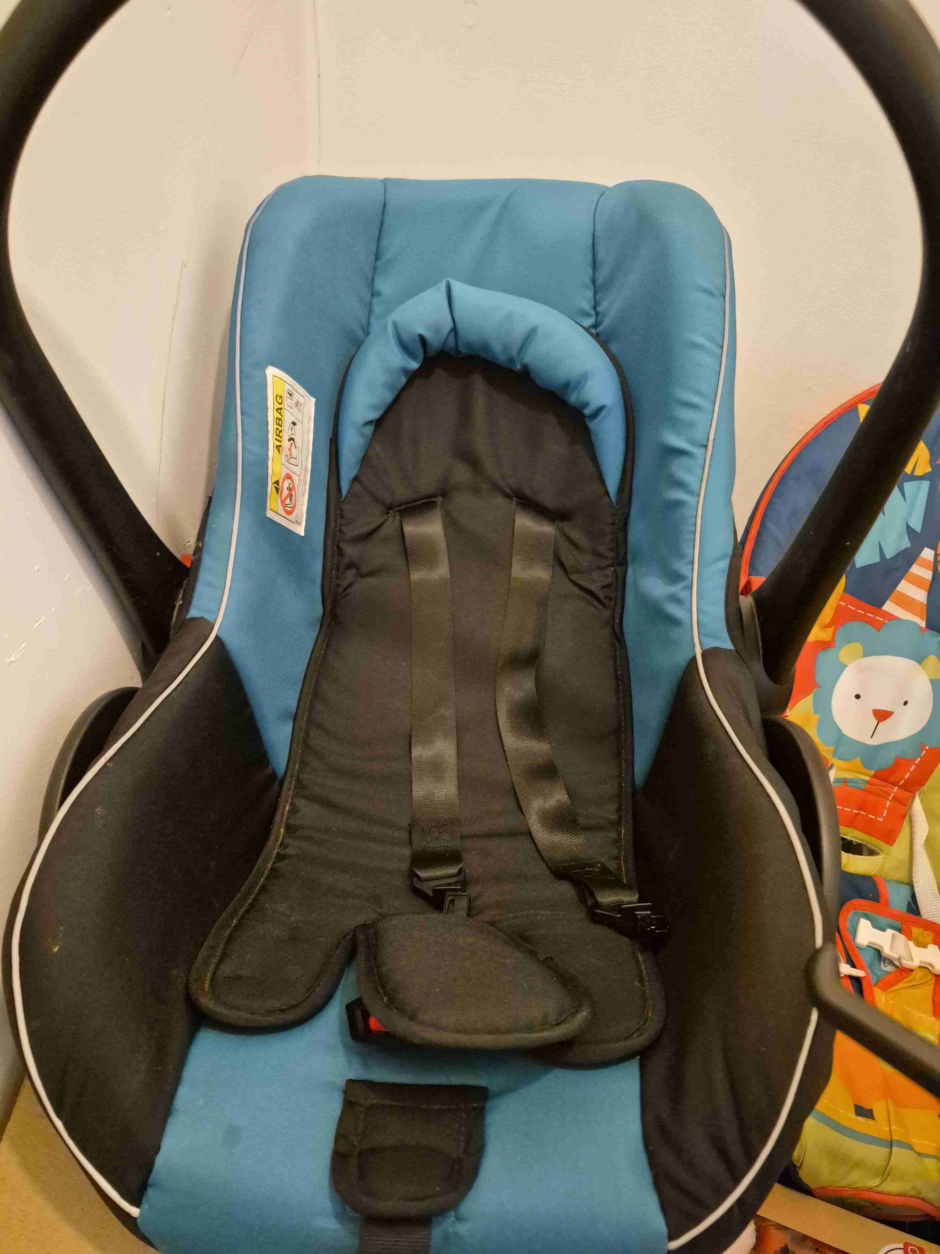 Silla de auto para bebé azul - miniatura 1