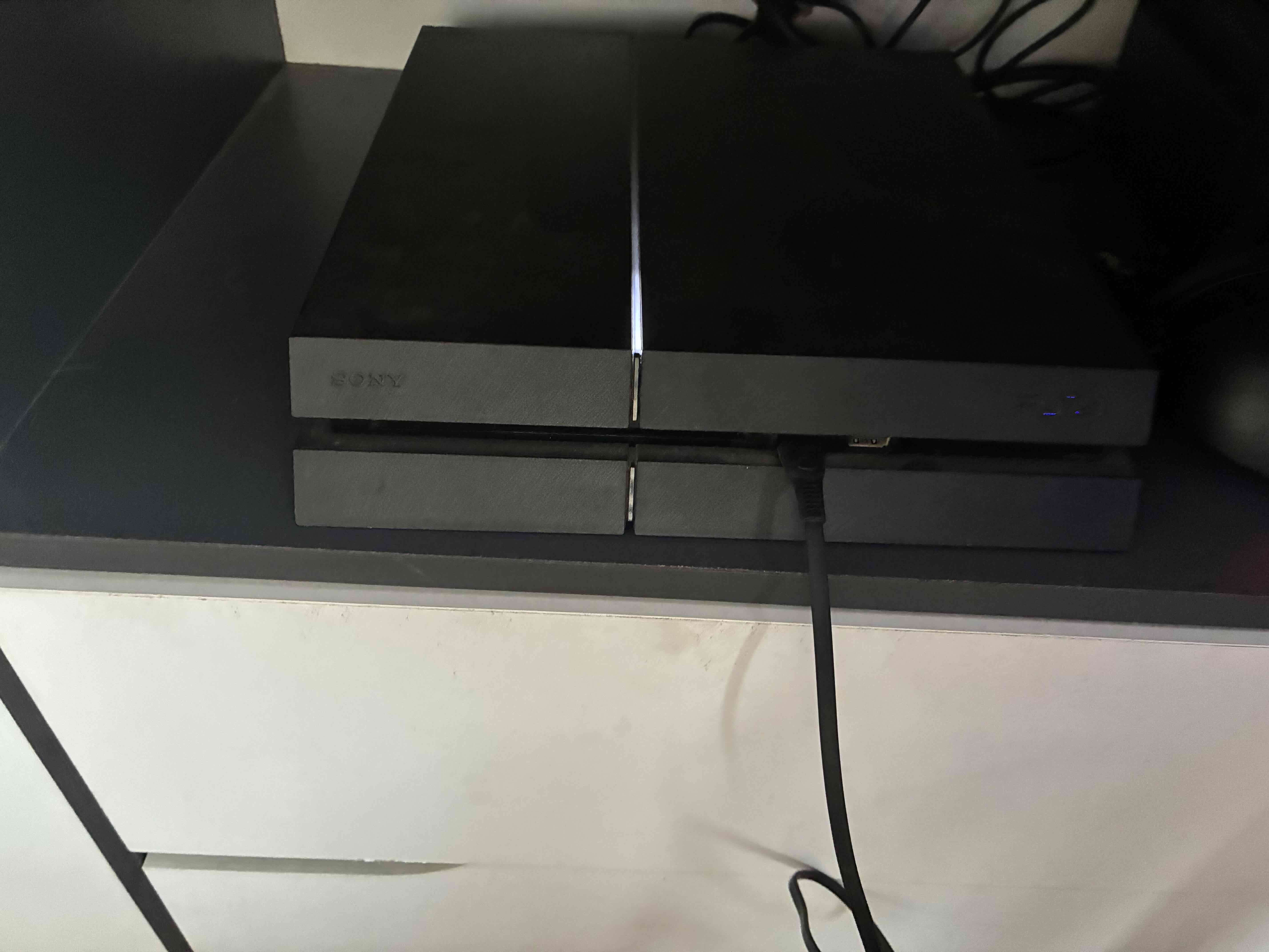 Consola Sony PlayStation 4 - miniatura 1