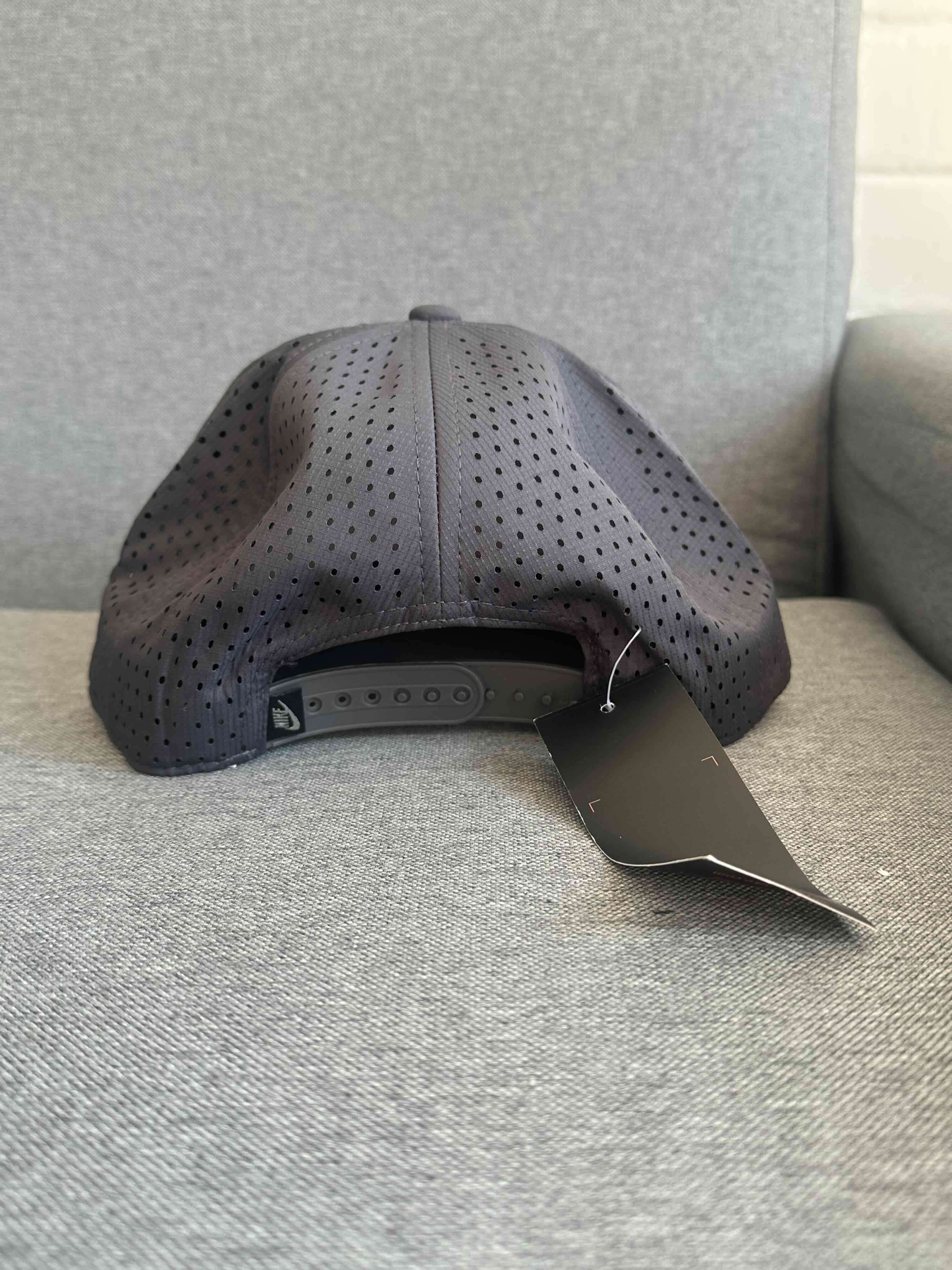 Gorra Nike con logo bordado - miniatura 3