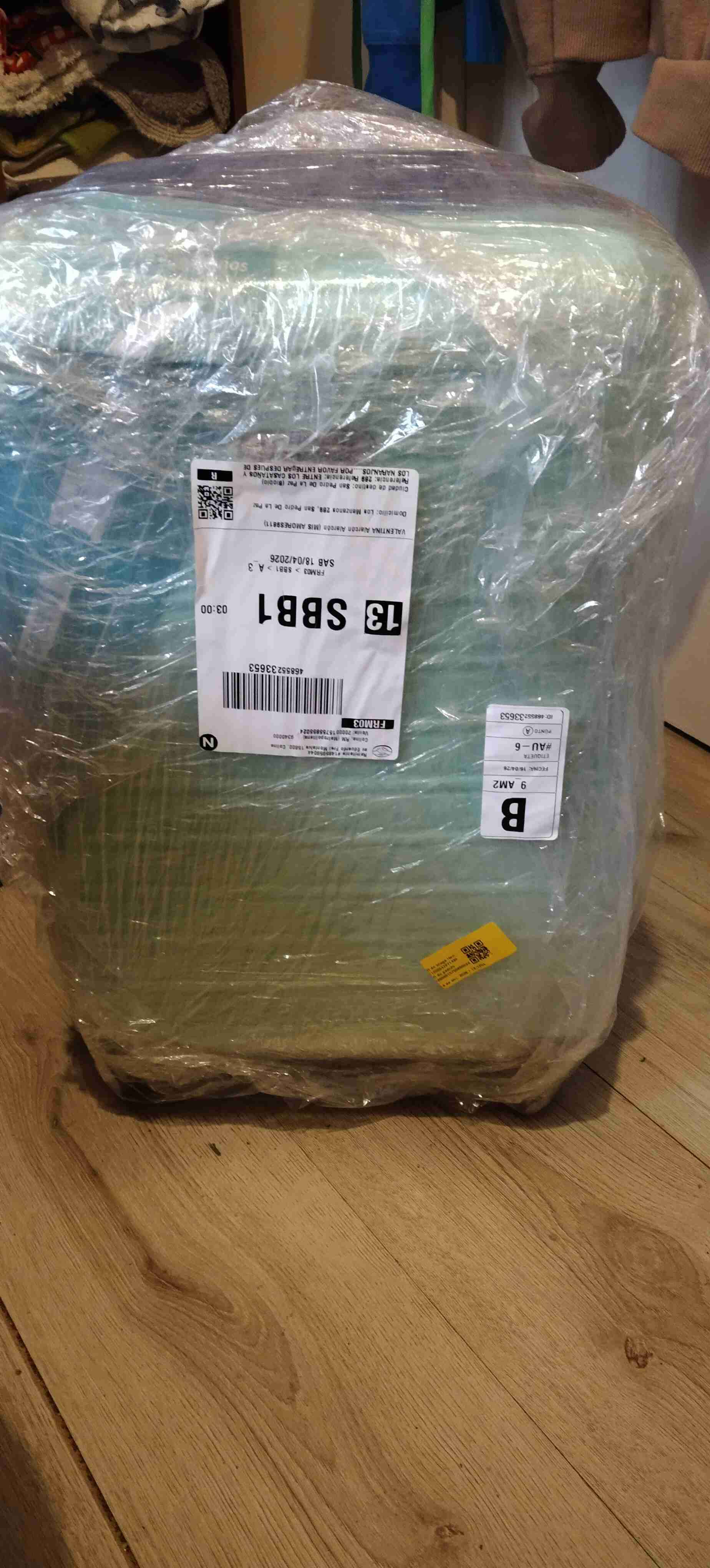 Maleta turquesa envuelta - miniatura 1