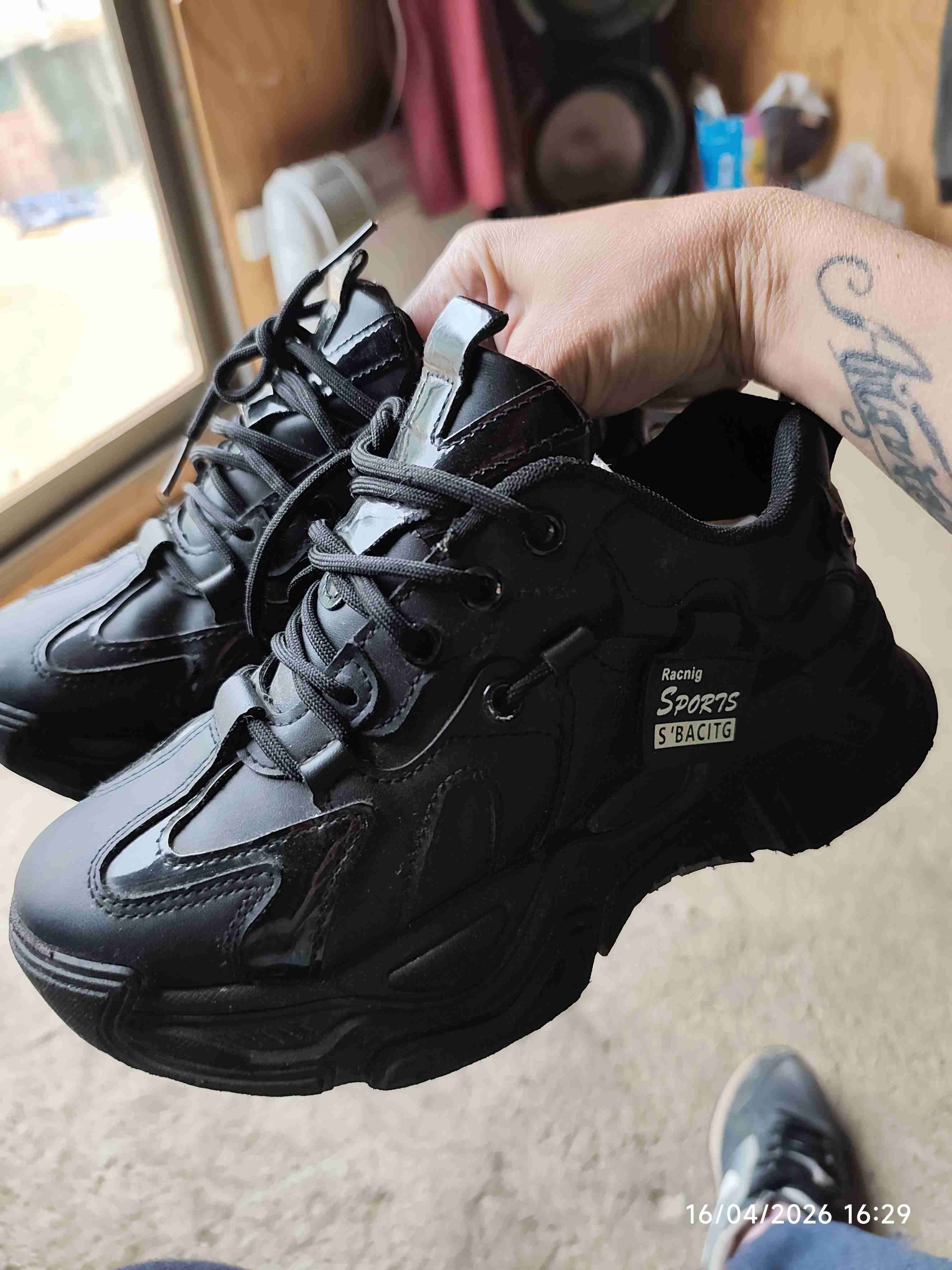 Zapatillas negras deportivas