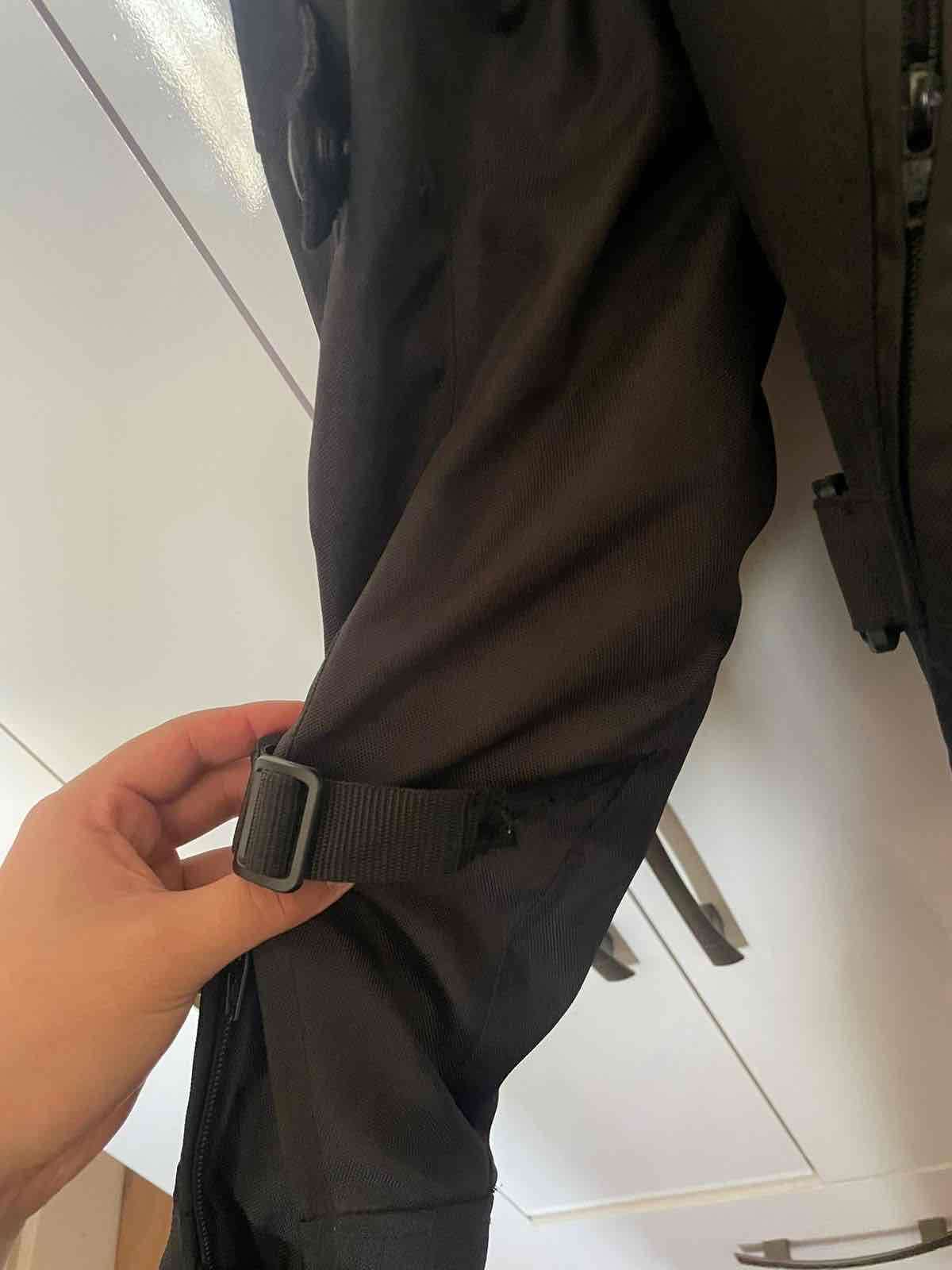 Chaqueta de moto negra con protecciones - miniatura 5