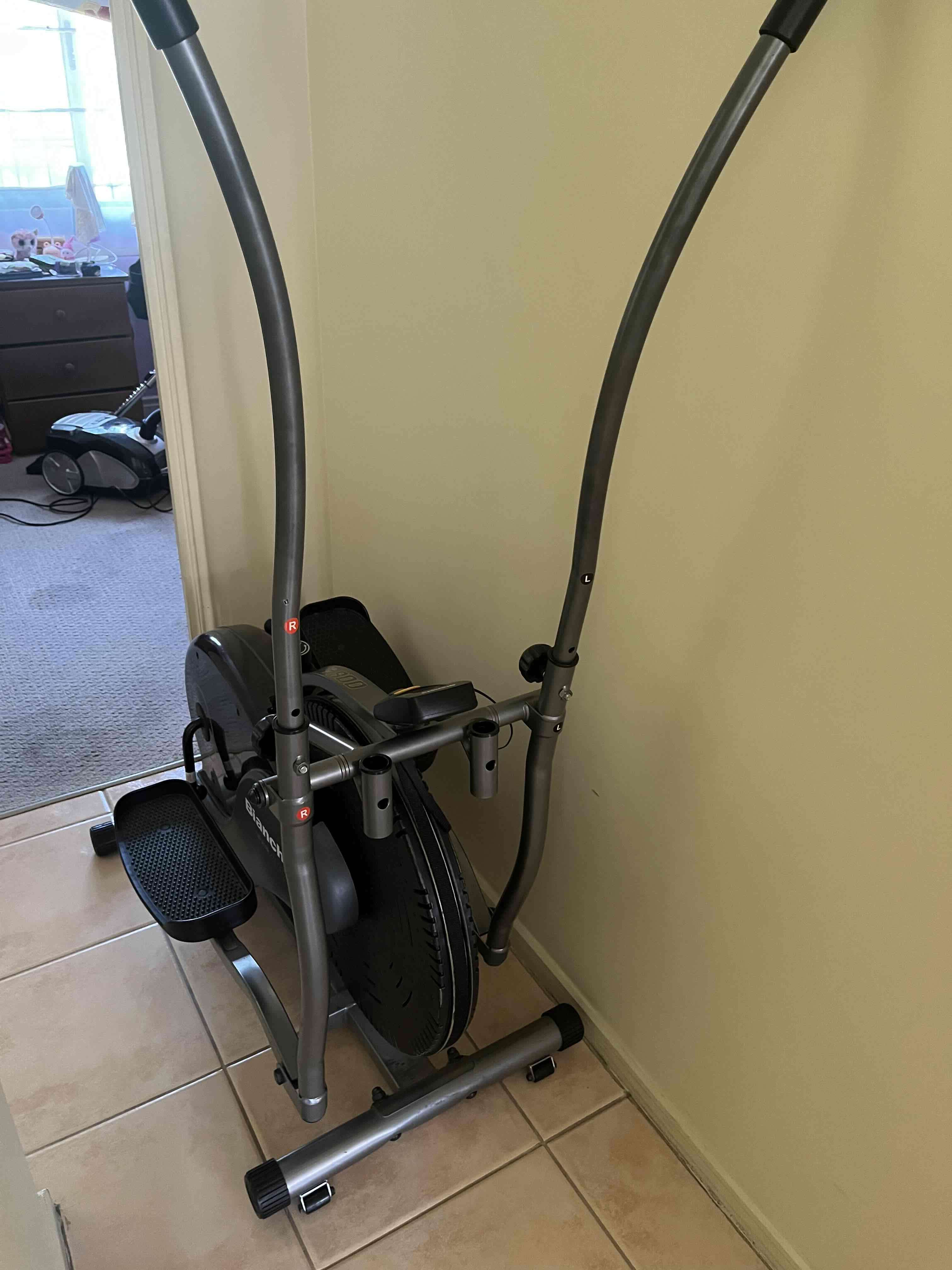 Bicicleta elíptica básica - miniatura 1