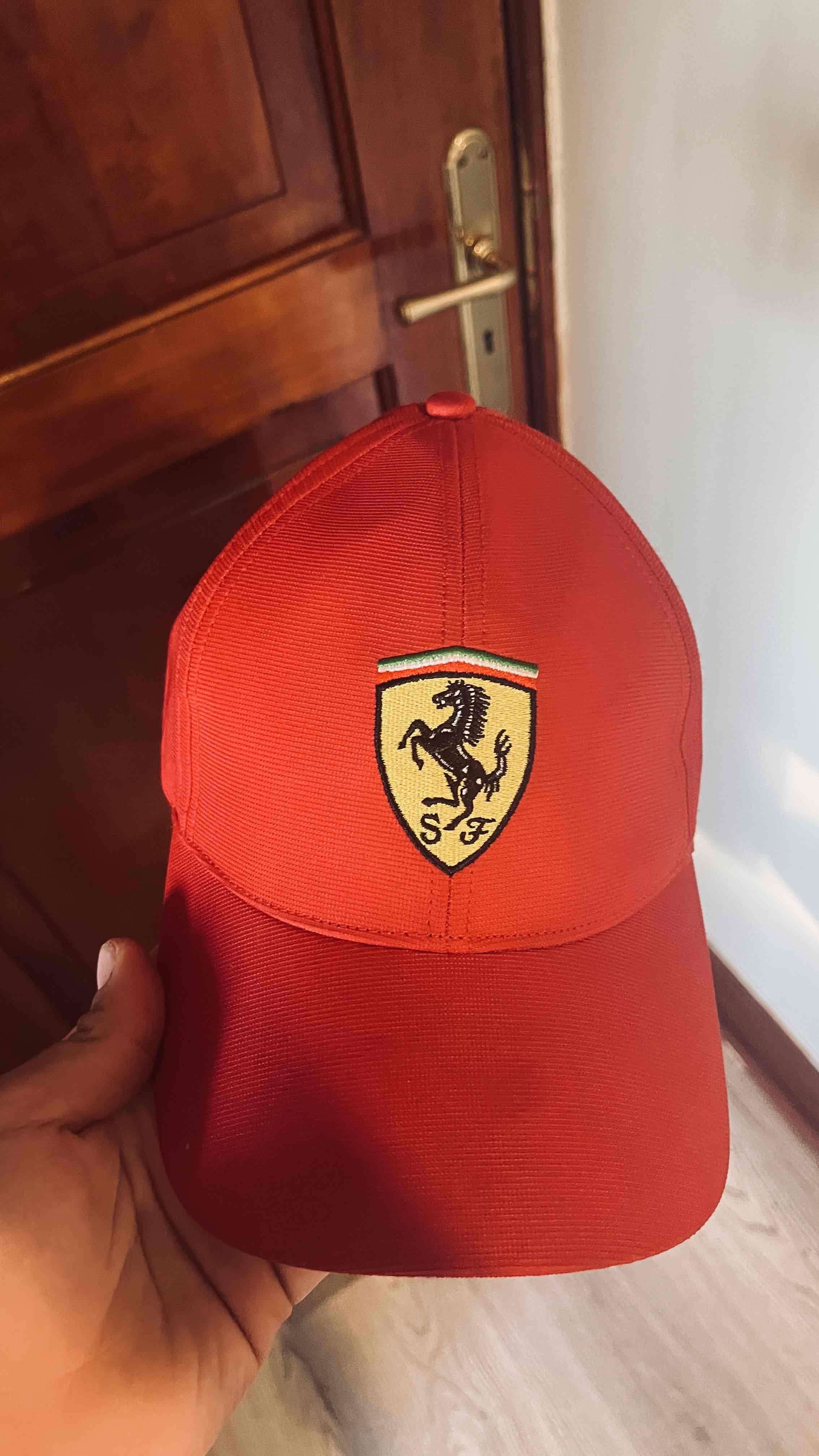 Gorra roja Ferrari original - miniatura 1