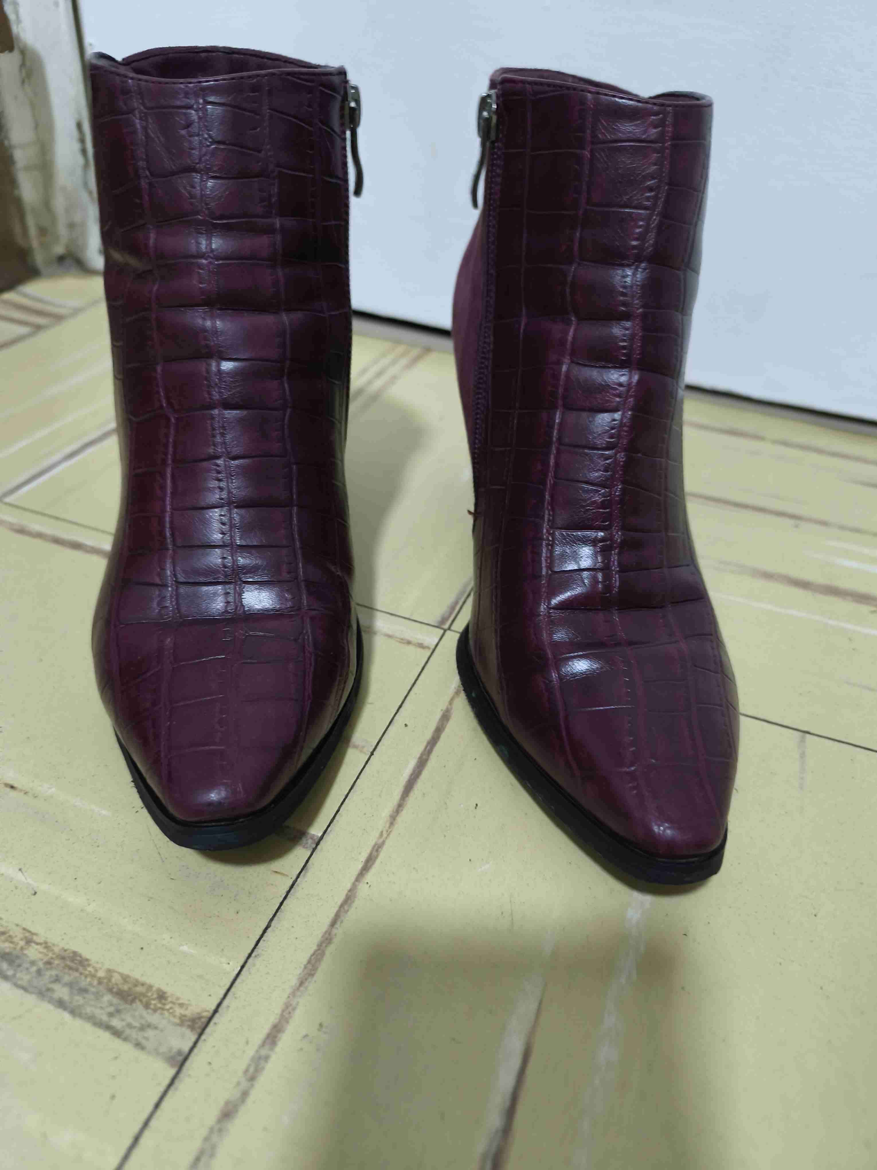 Botines burdeos con textura croco - miniatura 3