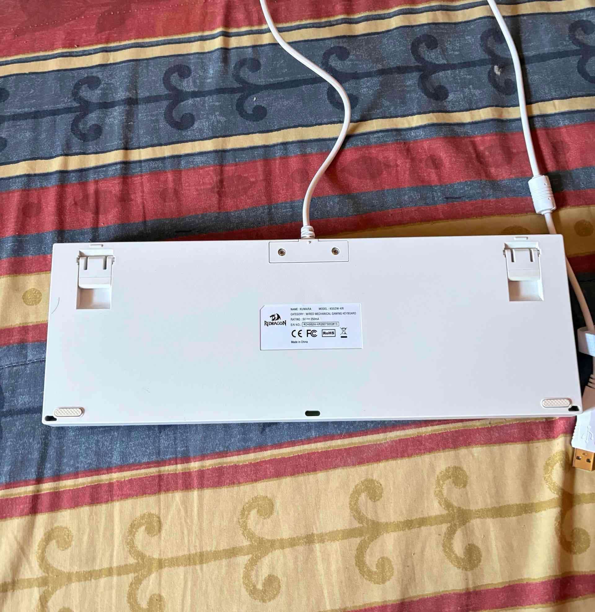 Teclado mecánico Redragon blanco kumara - miniatura 2