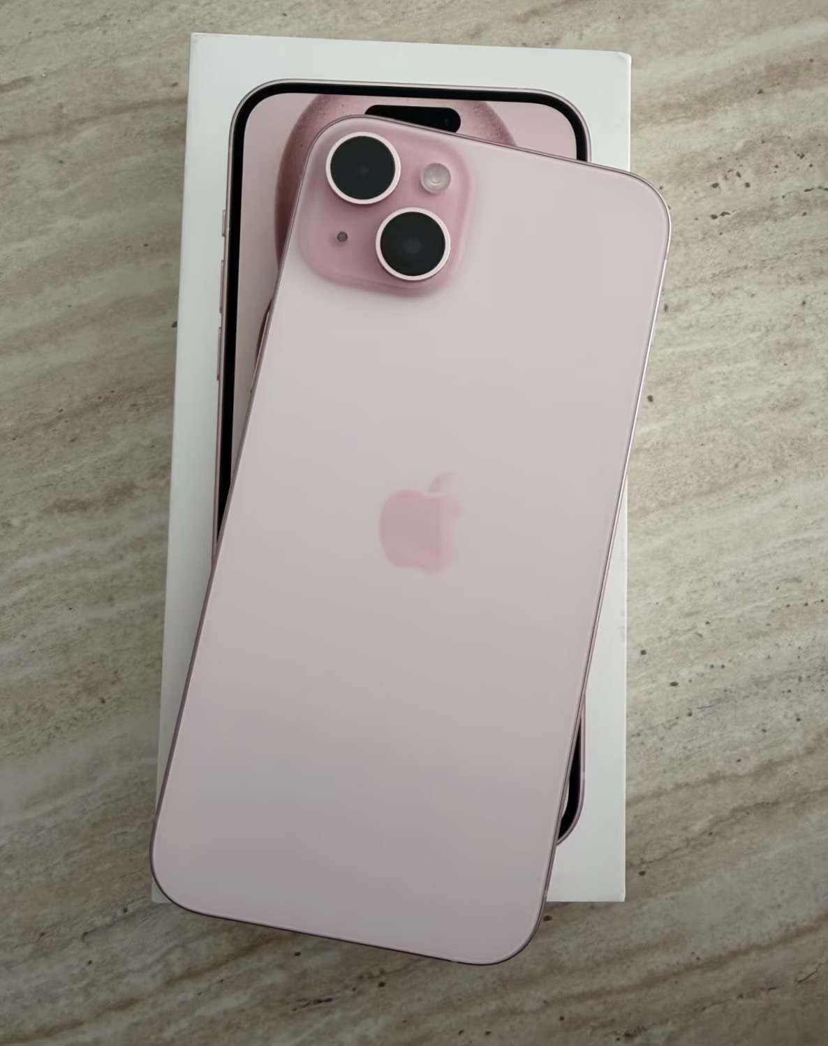 iPhone plus 15 rosa - miniatura 3