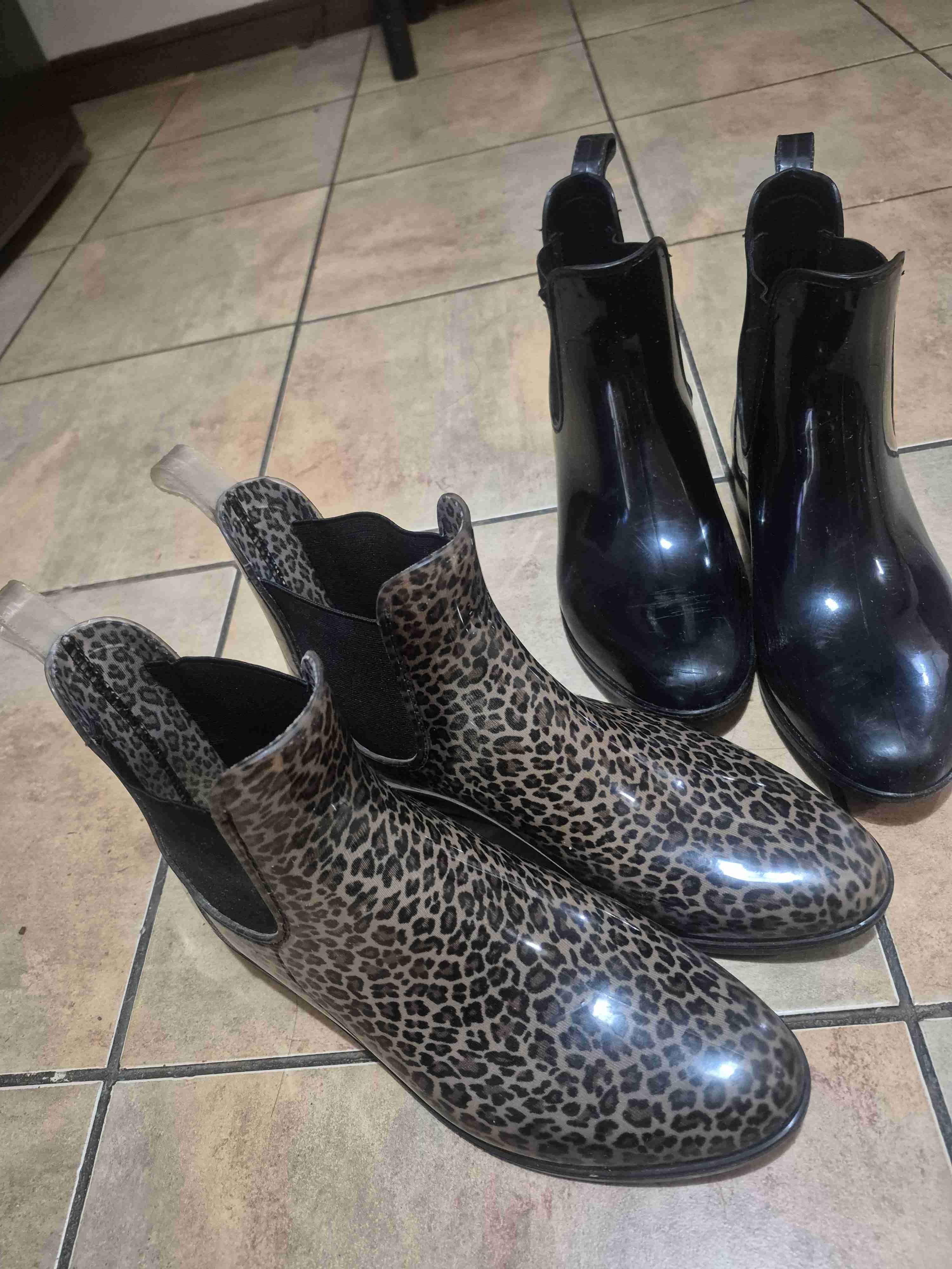 Botas de goma negras y estampadas - miniatura 1