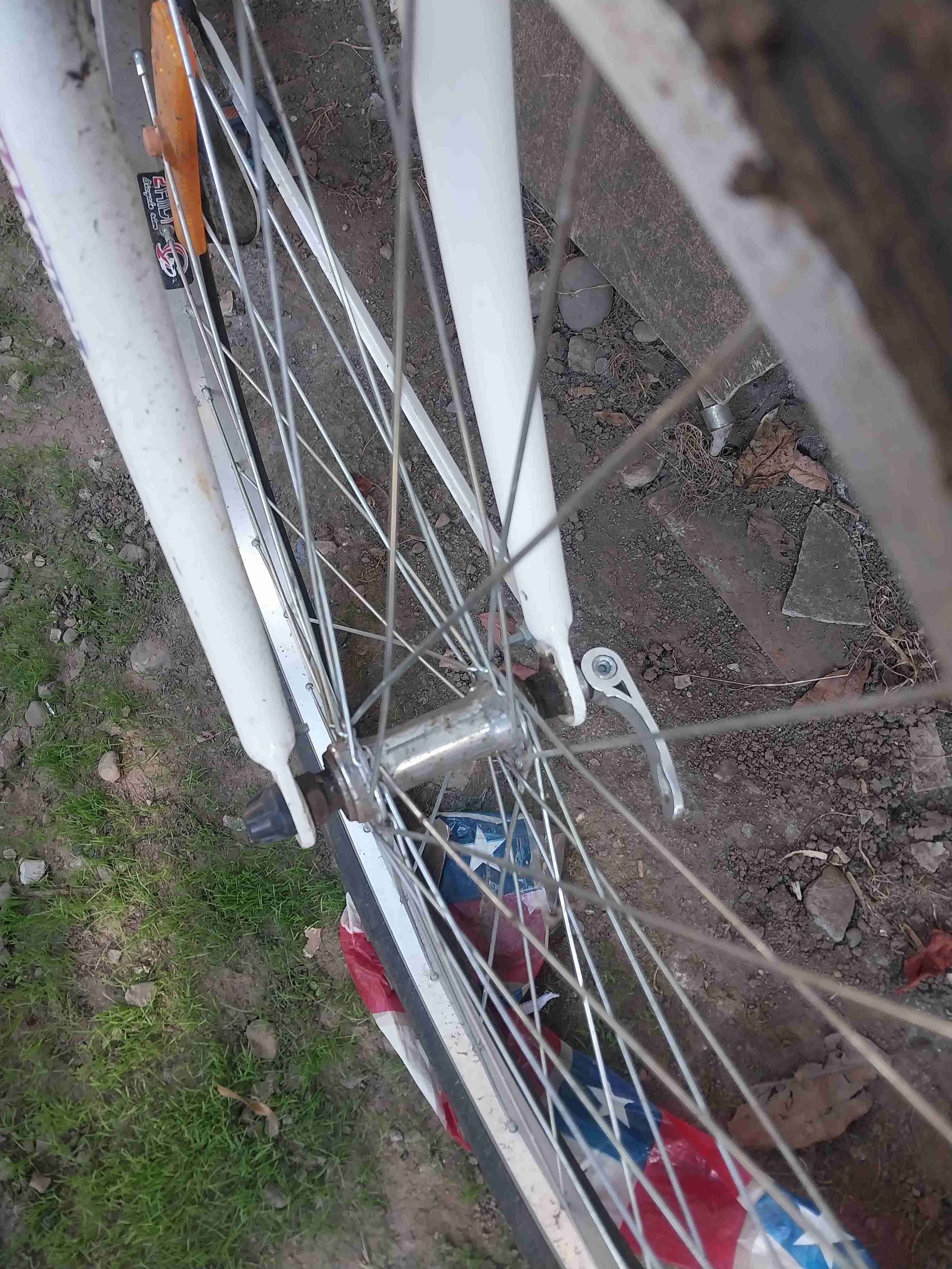 Bicicleta blanca Avalanche - miniatura 4