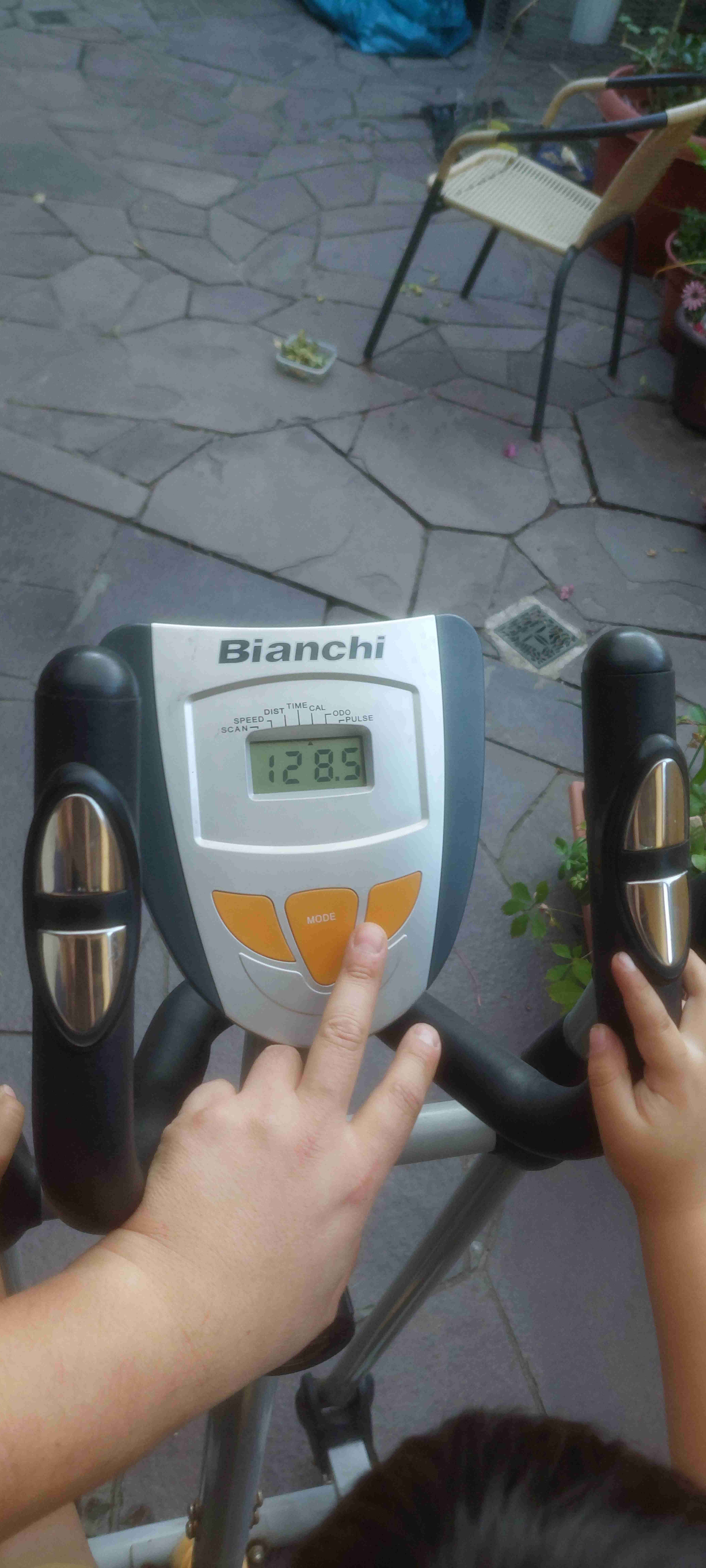 Elíptica BIANCHI E1100 fitness usada - miniatura 5