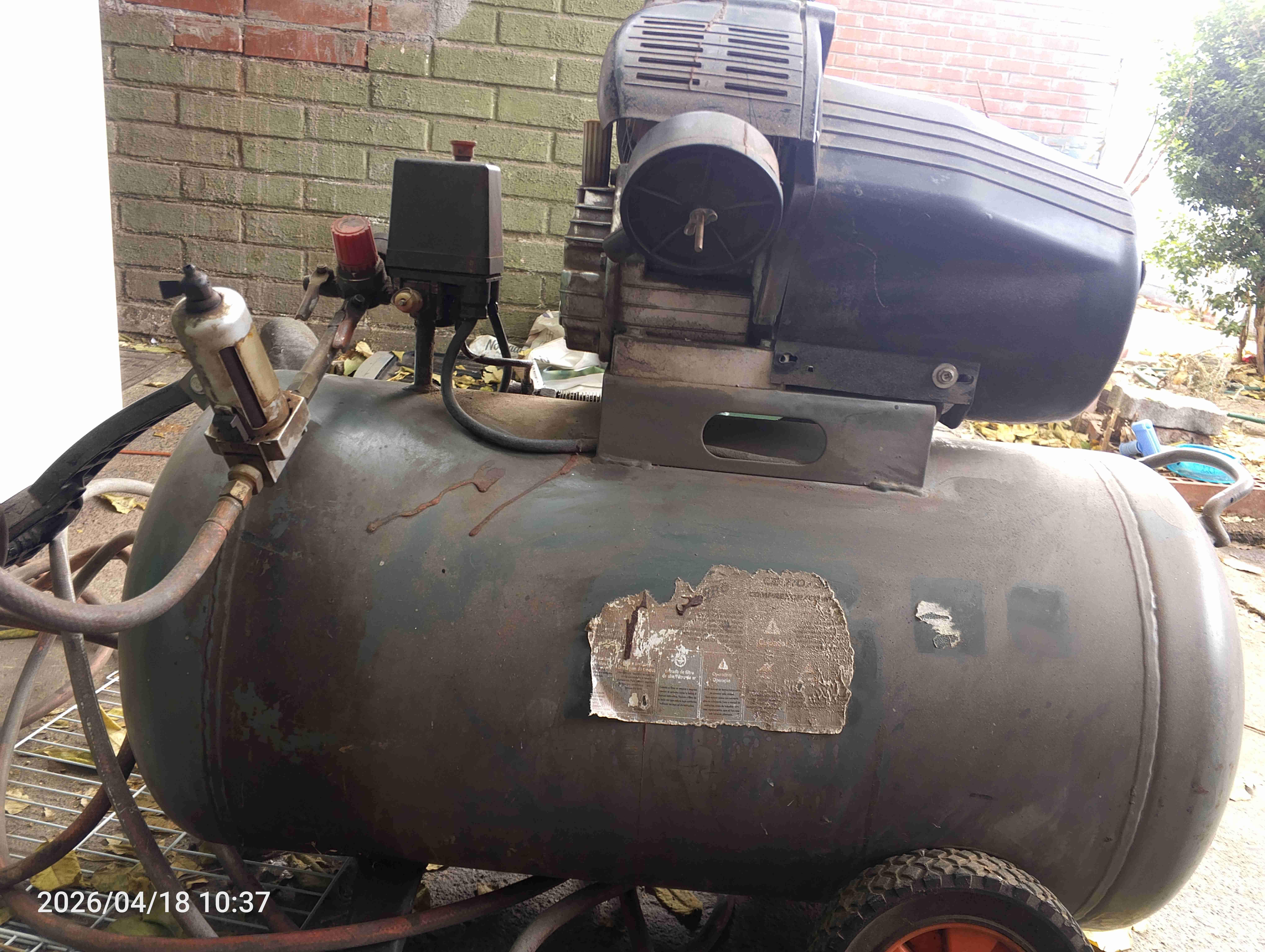 Motocompresor Gladiator 100lts 3HP - miniatura 2