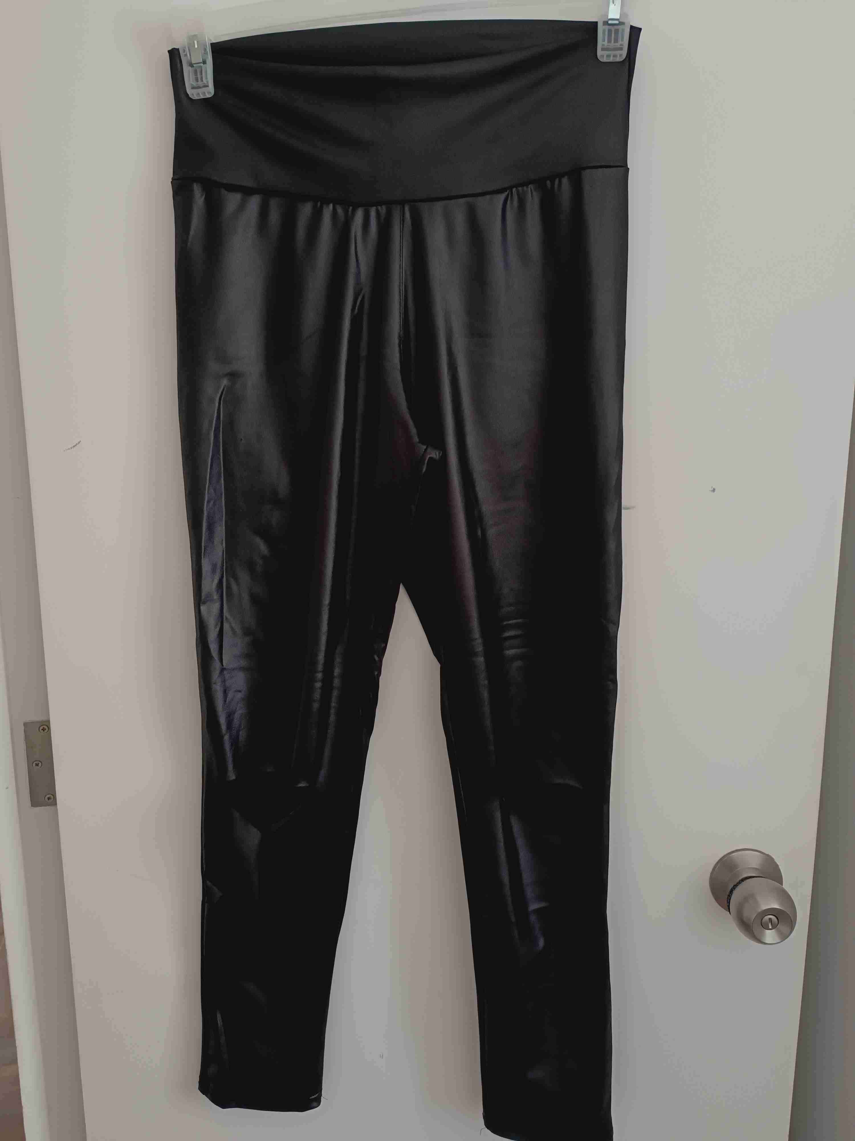 LOTE 1 pantalón 1 calza y 2 shorts - miniatura 3