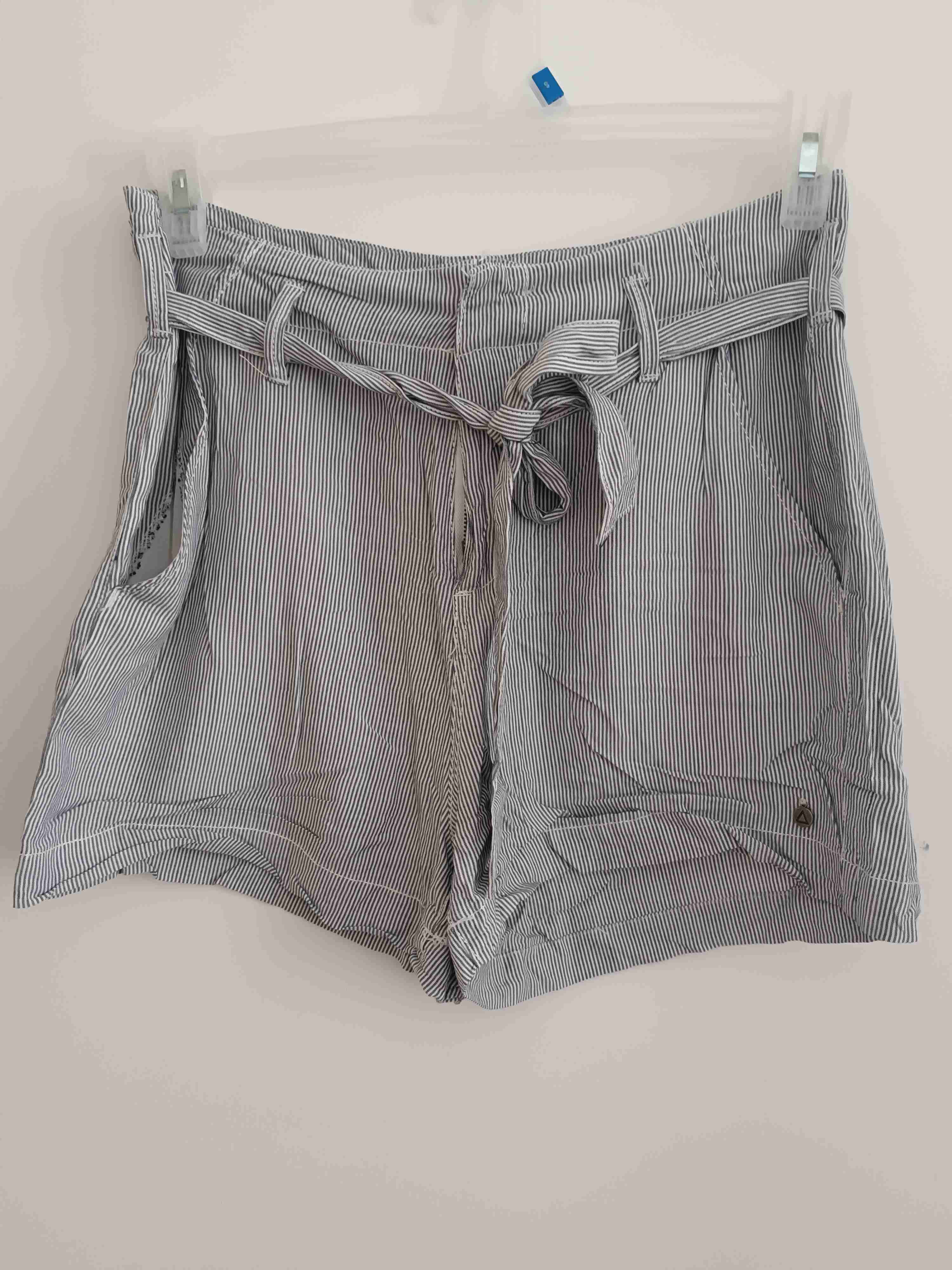 LOTE 1 pantalón 1 calza y 2 shorts - miniatura 4