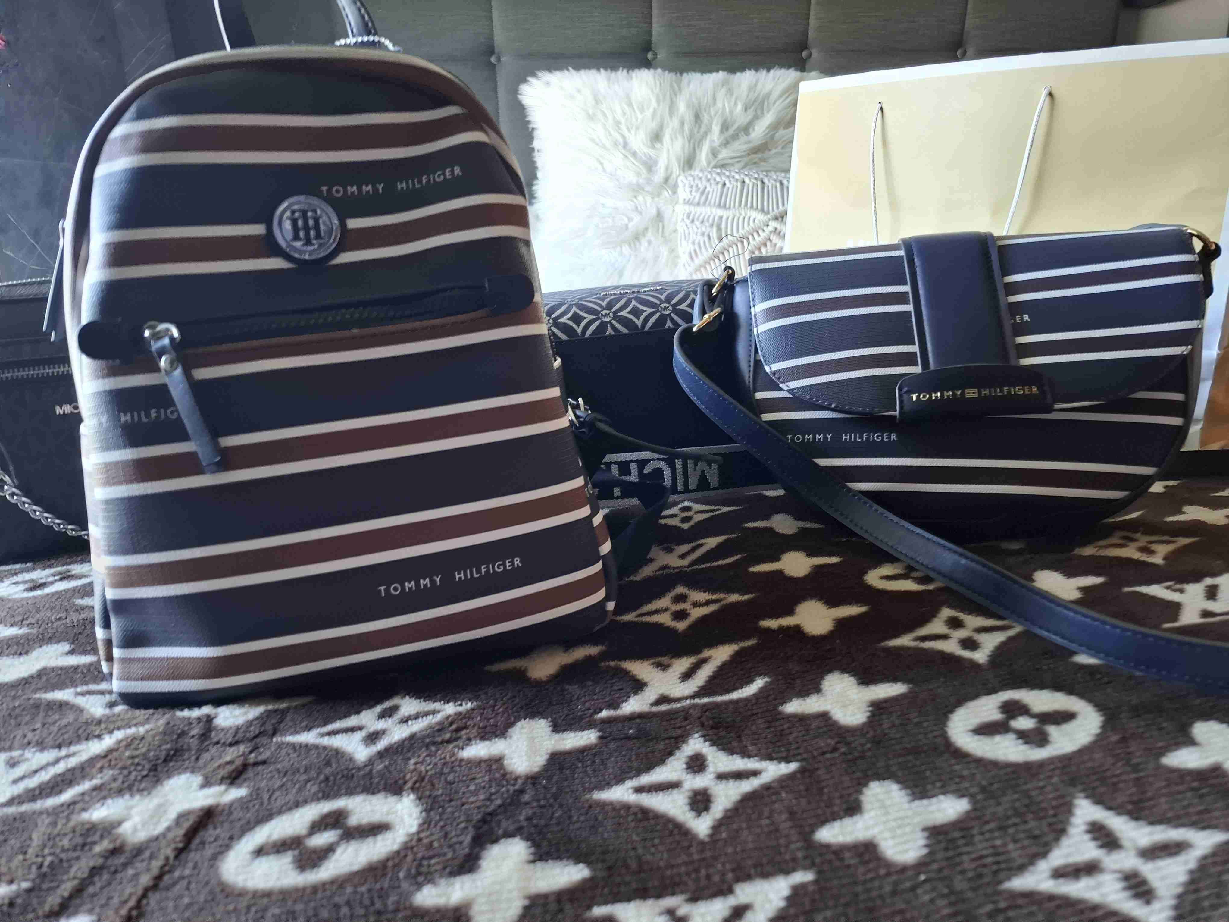 Cartera Michael Kors negra estampada - miniatura 2