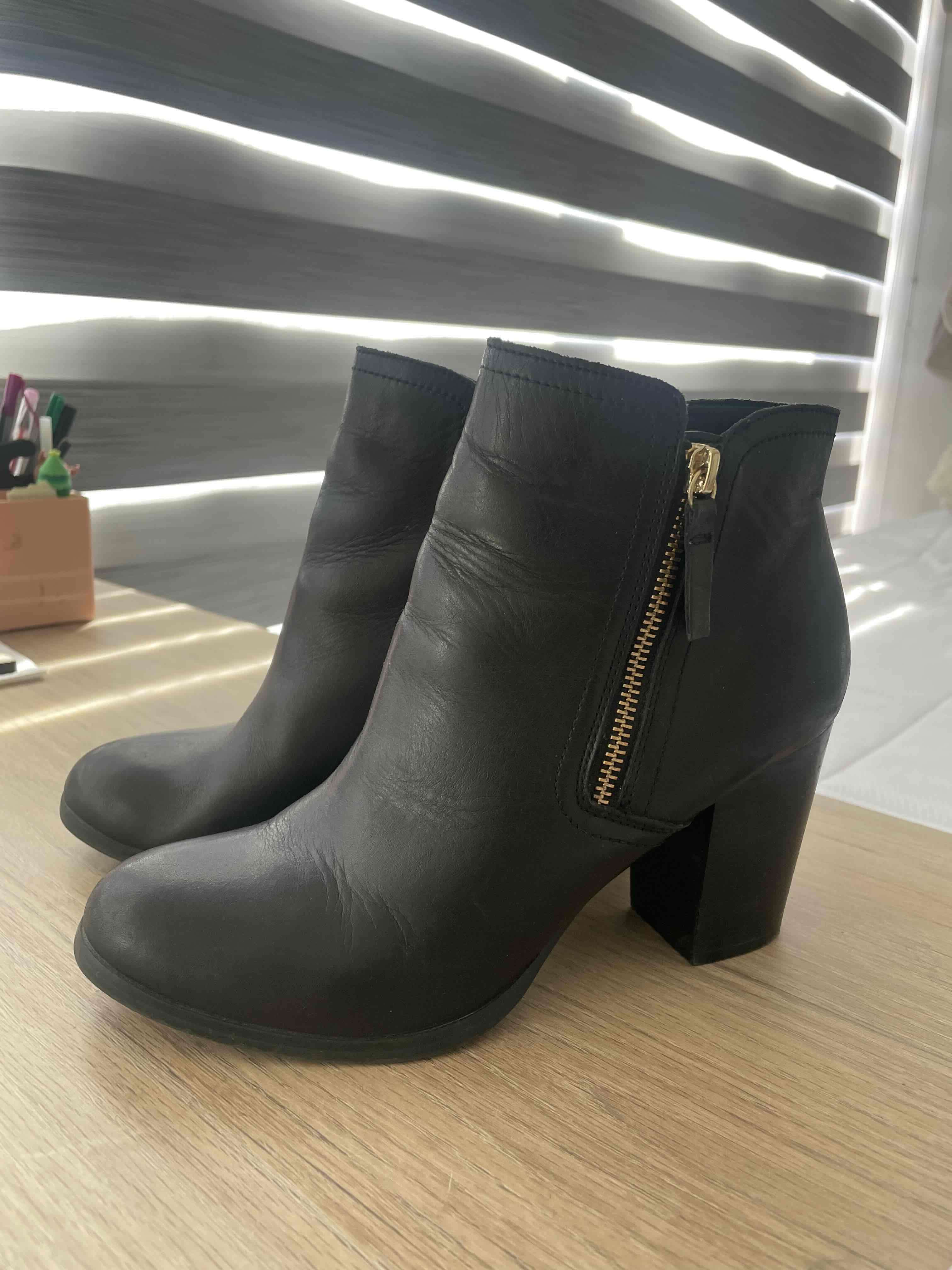 Botines negros - miniatura 1