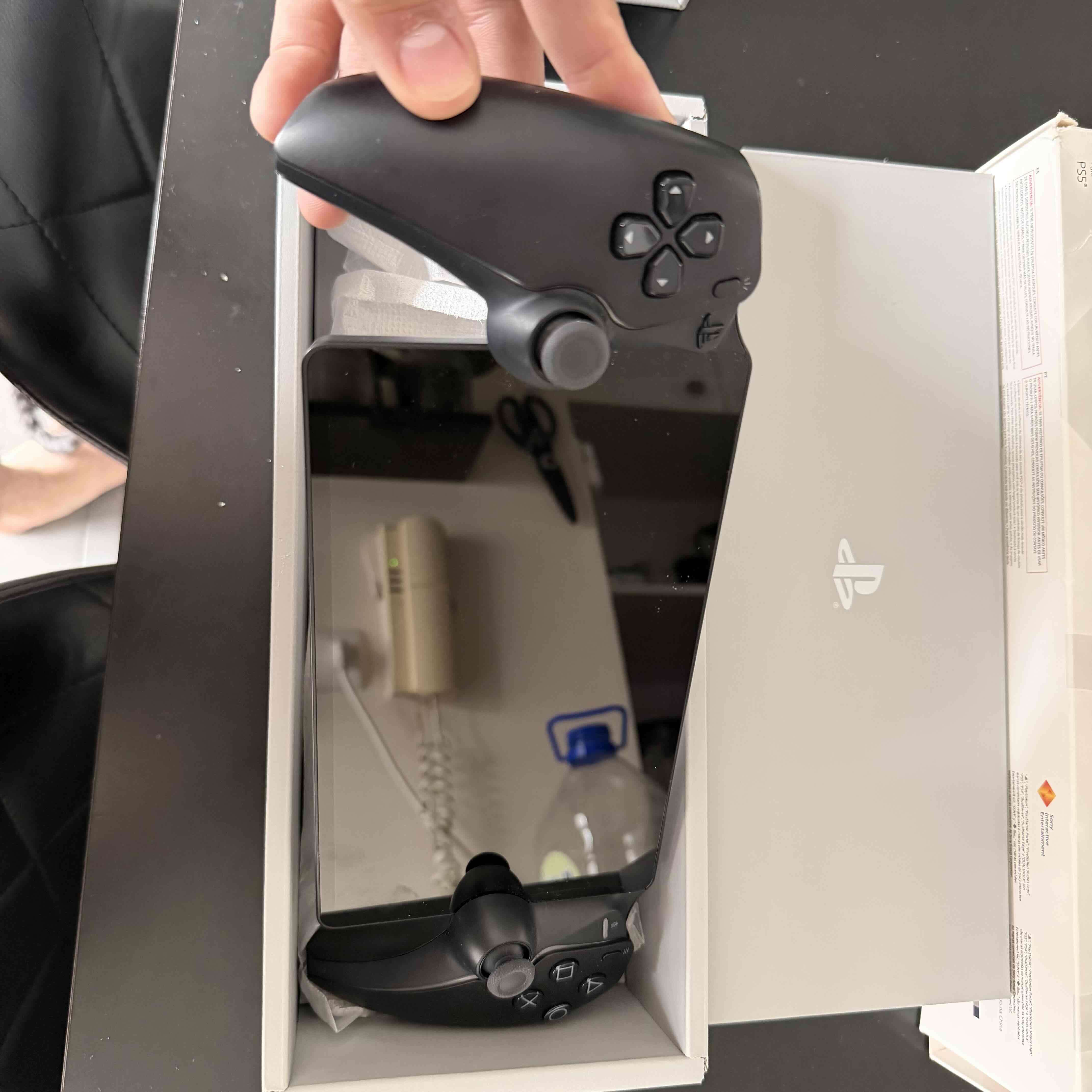 PlayStation Portal nuevo en caja - miniatura 3