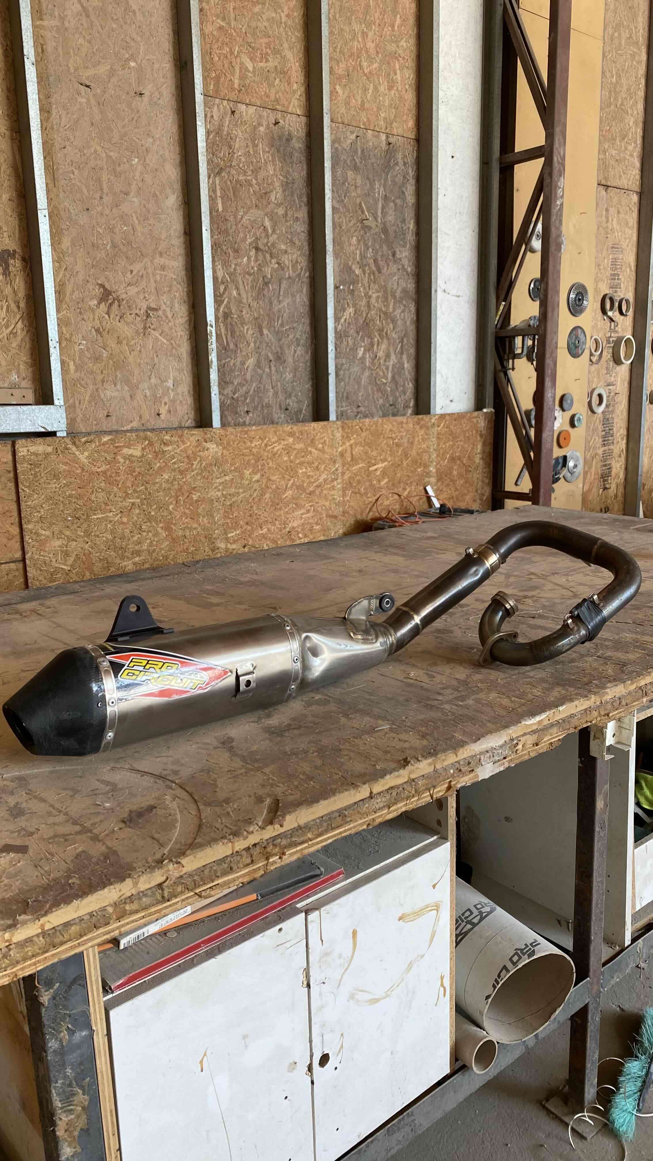 Tubo de escape para motocicleta - miniatura 3