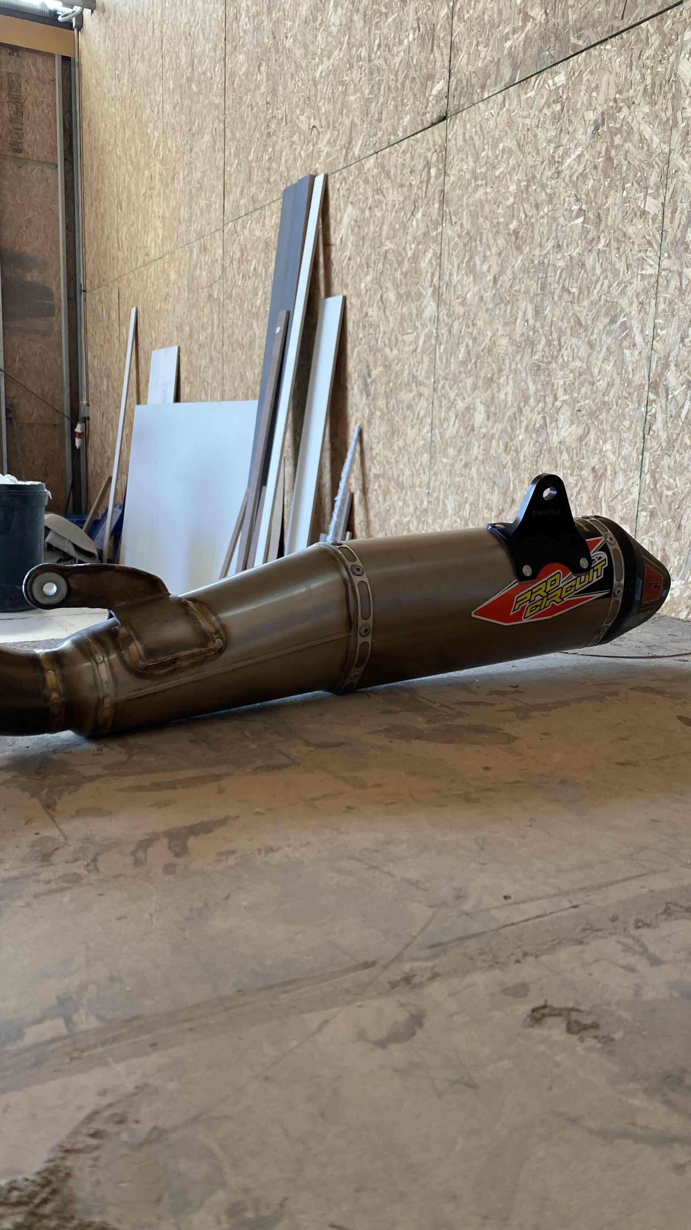 Tubo de escape para motocicleta - miniatura 5