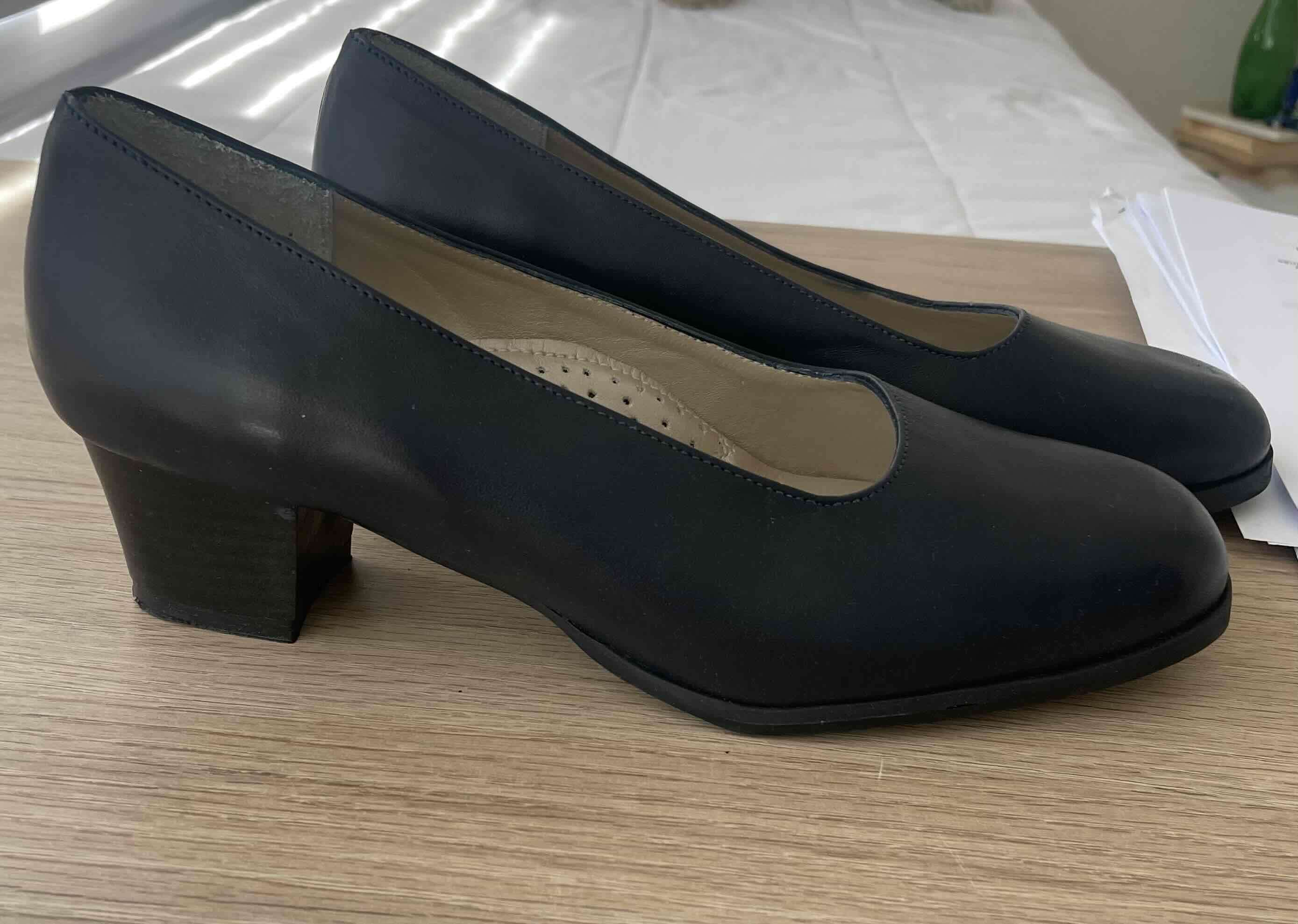 Zapatos tipo reina azul marino - miniatura 1