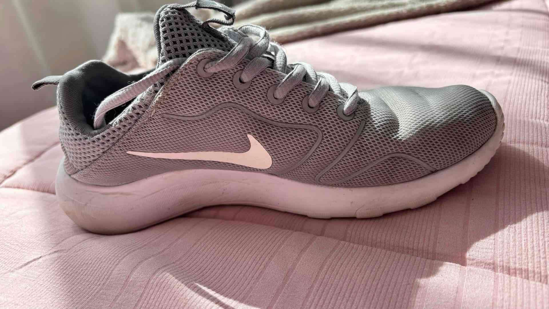 Zapatillas deportivas grises nike - miniatura 3