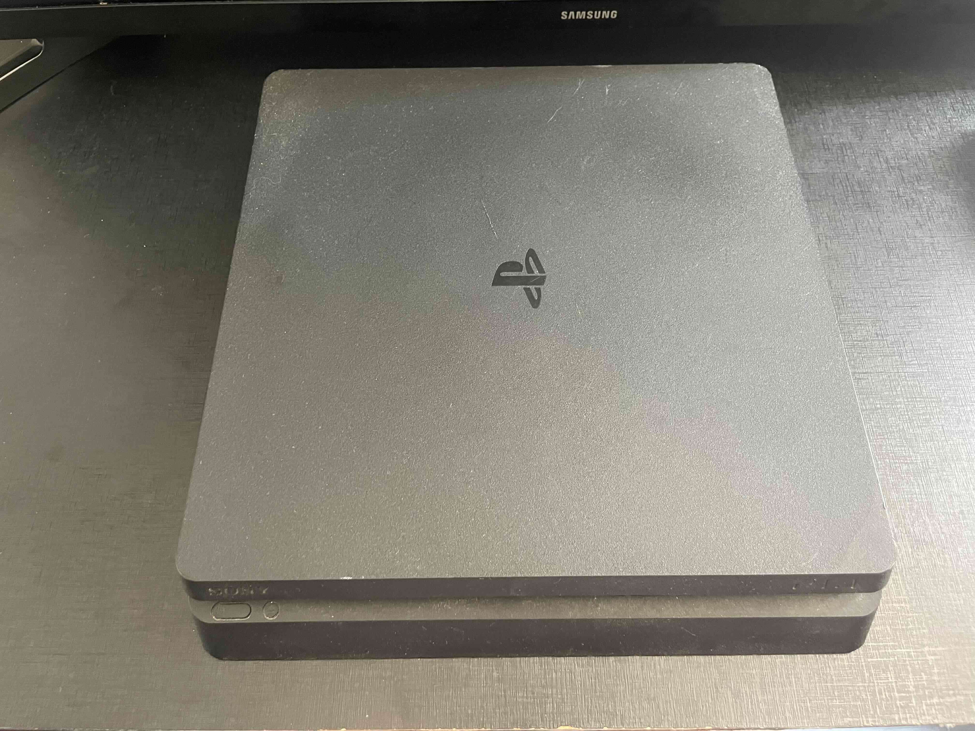 Consola de videojuegos con control - miniatura 2