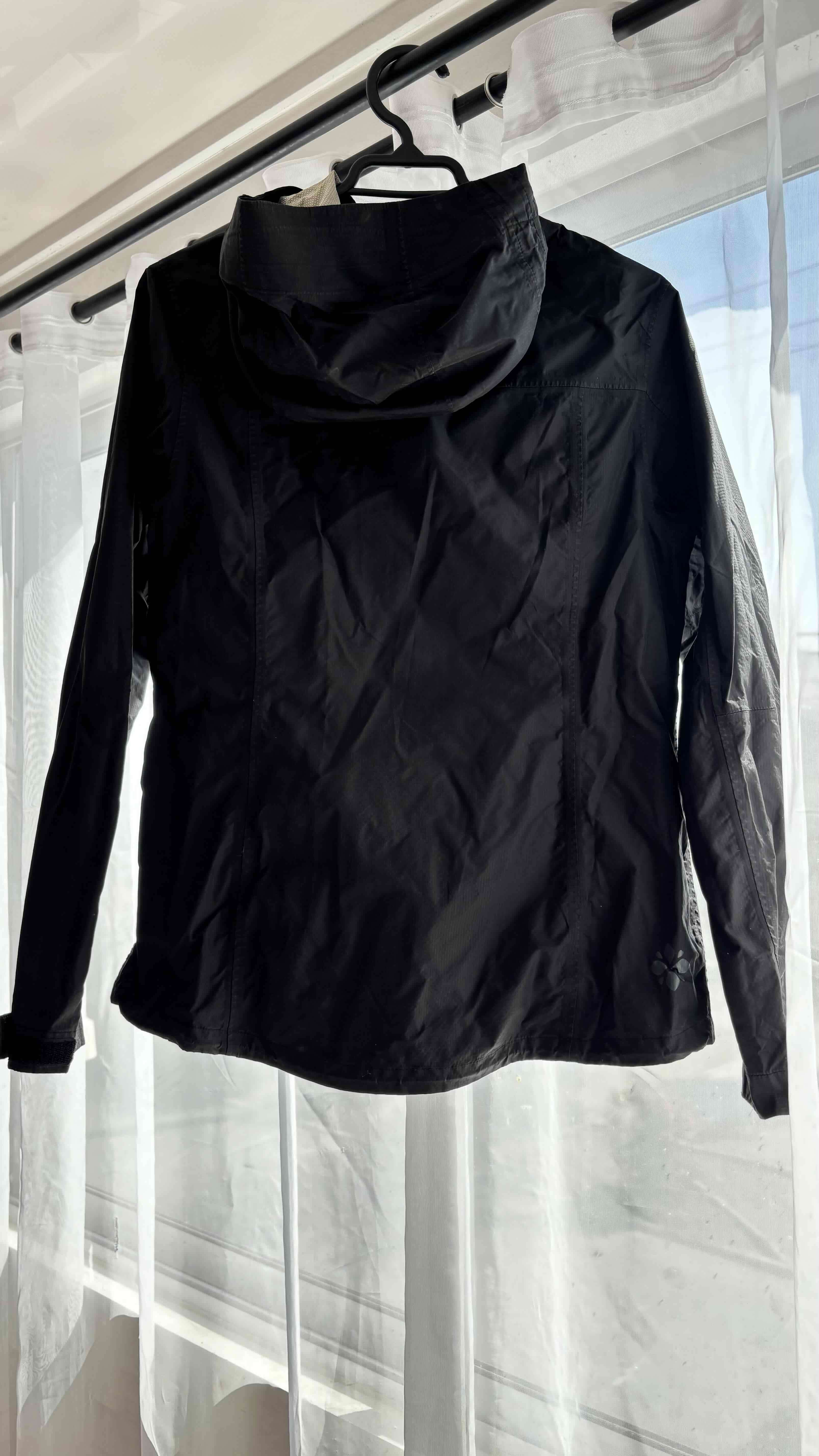 Corta viento  negra Lippi modelo Pellaifa - miniatura 2