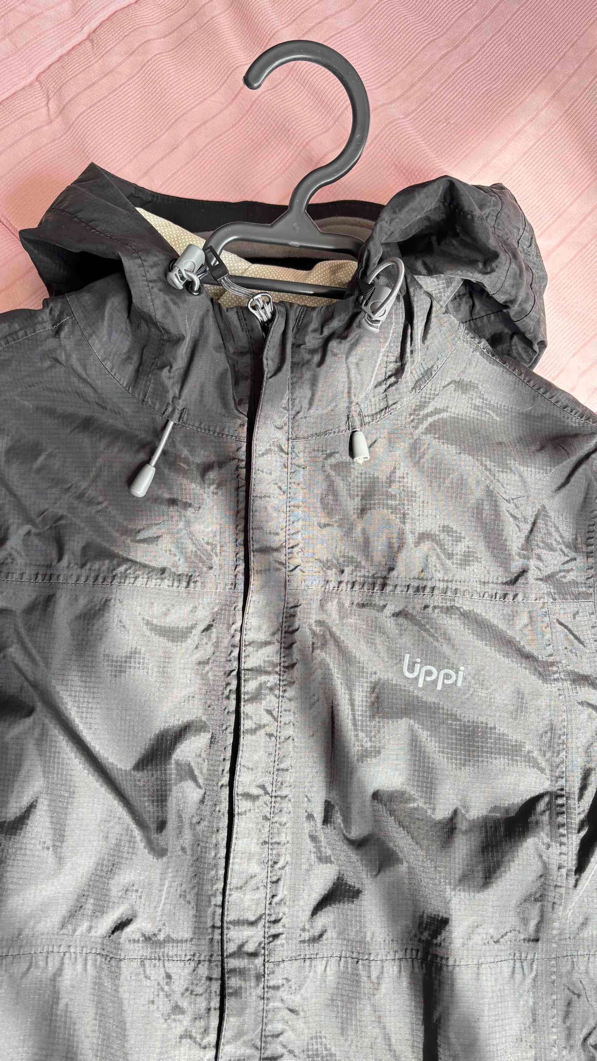 Corta viento  negra Lippi modelo Pellaifa - miniatura 3