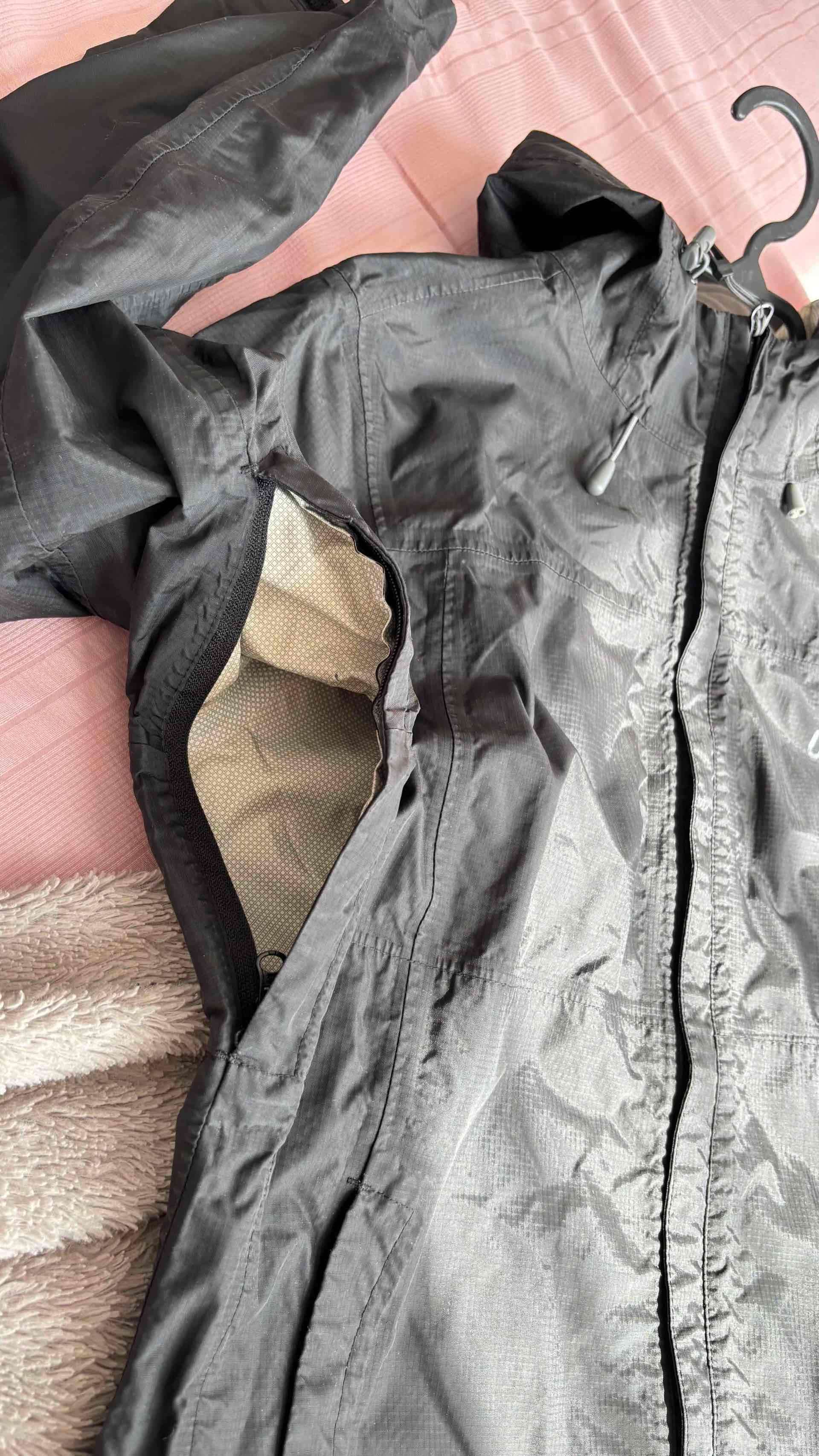 Corta viento  negra Lippi modelo Pellaifa - miniatura 4