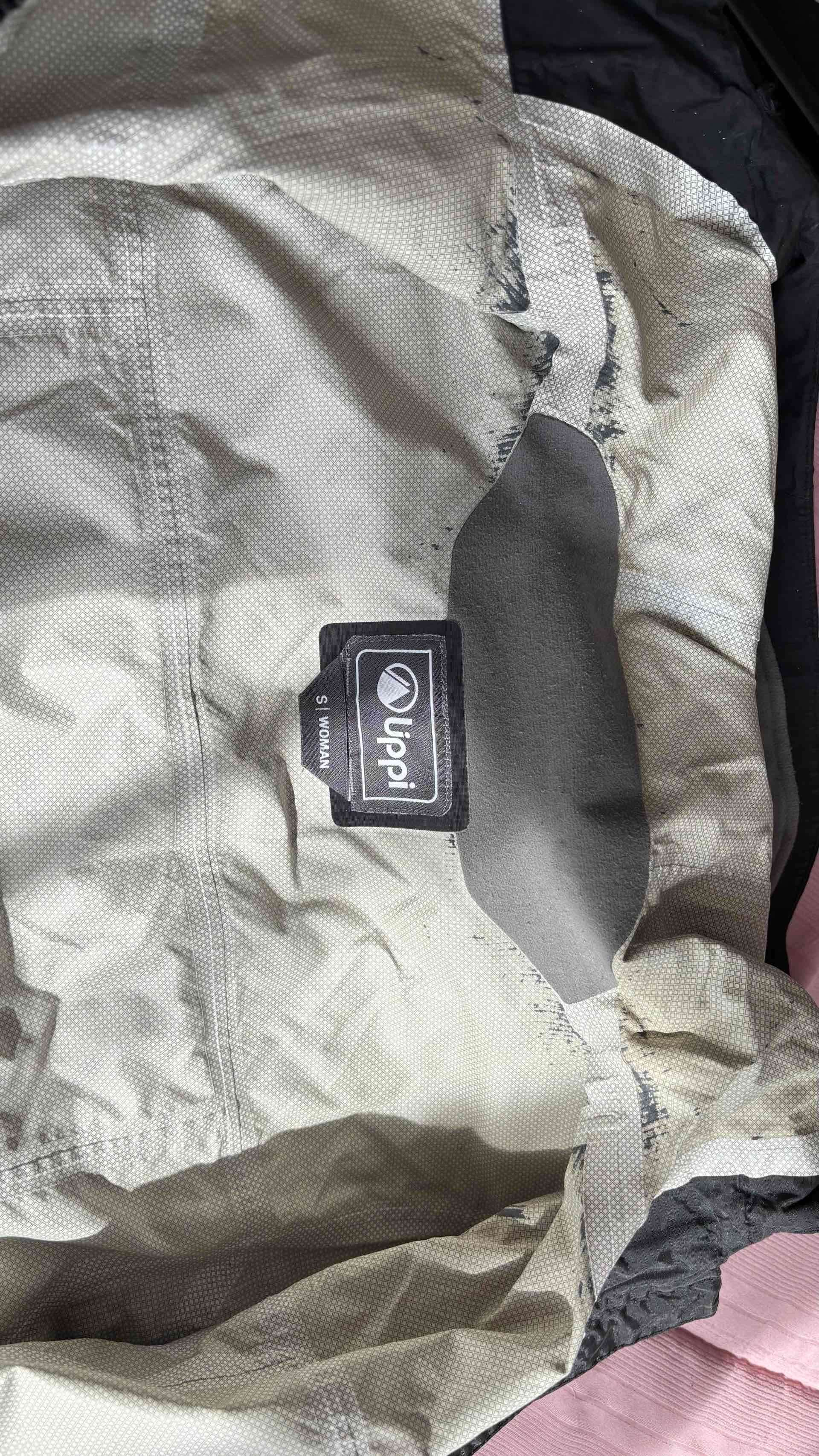 Corta viento  negra Lippi modelo Pellaifa - miniatura 5