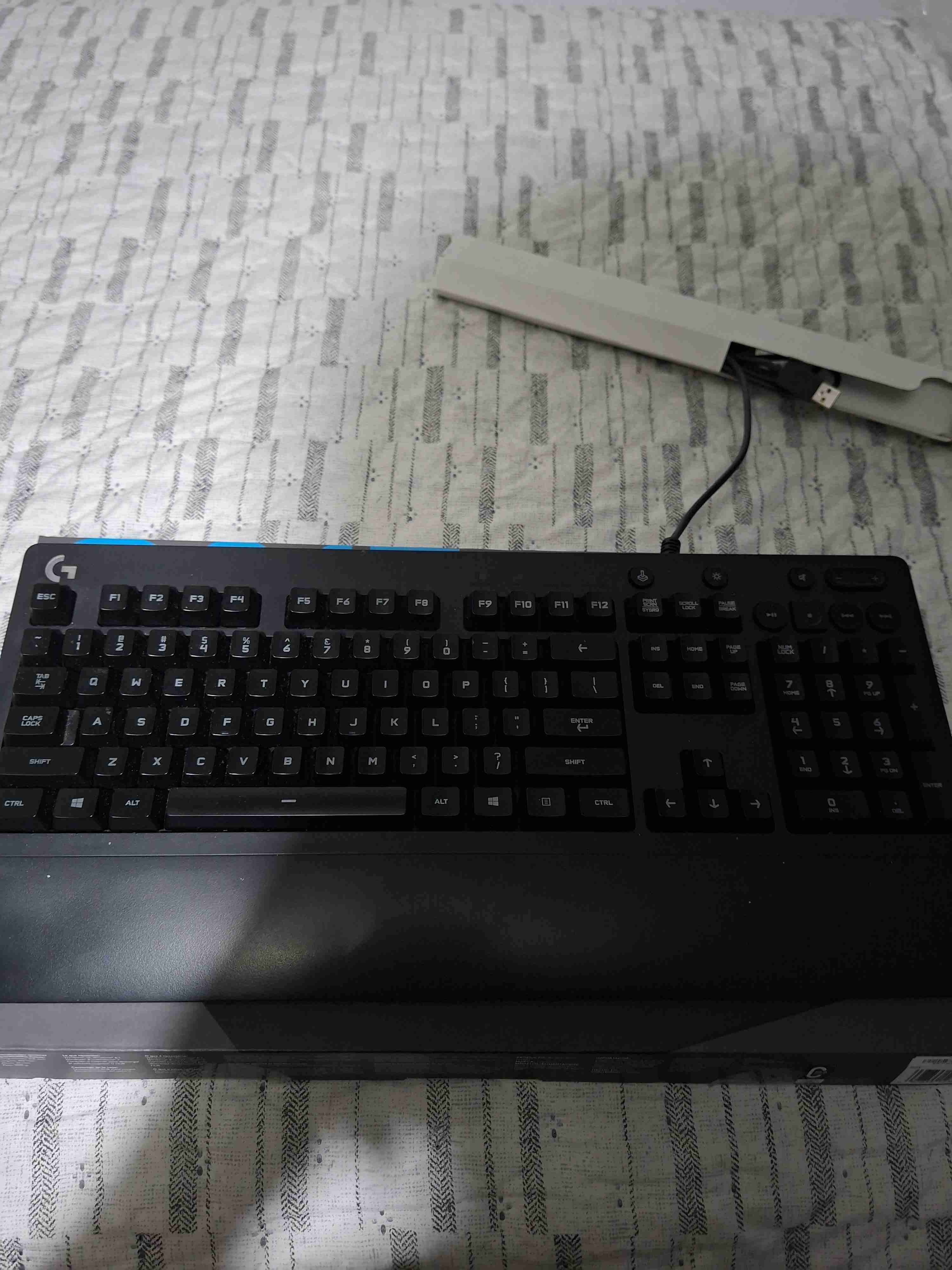 Teclado Logitech G213 RGB - miniatura 2