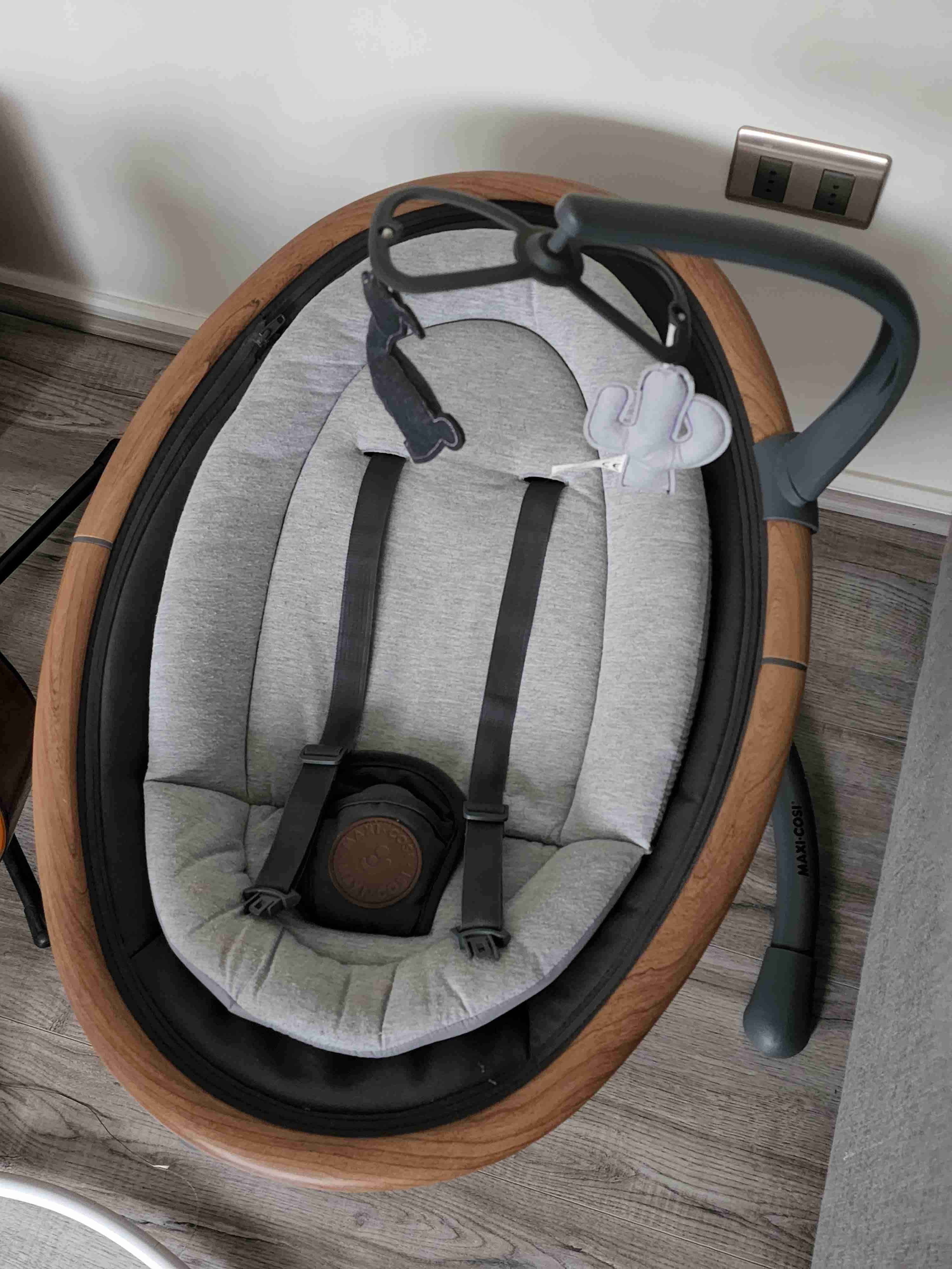 Silla mecedora para bebé gris máxi cossi
