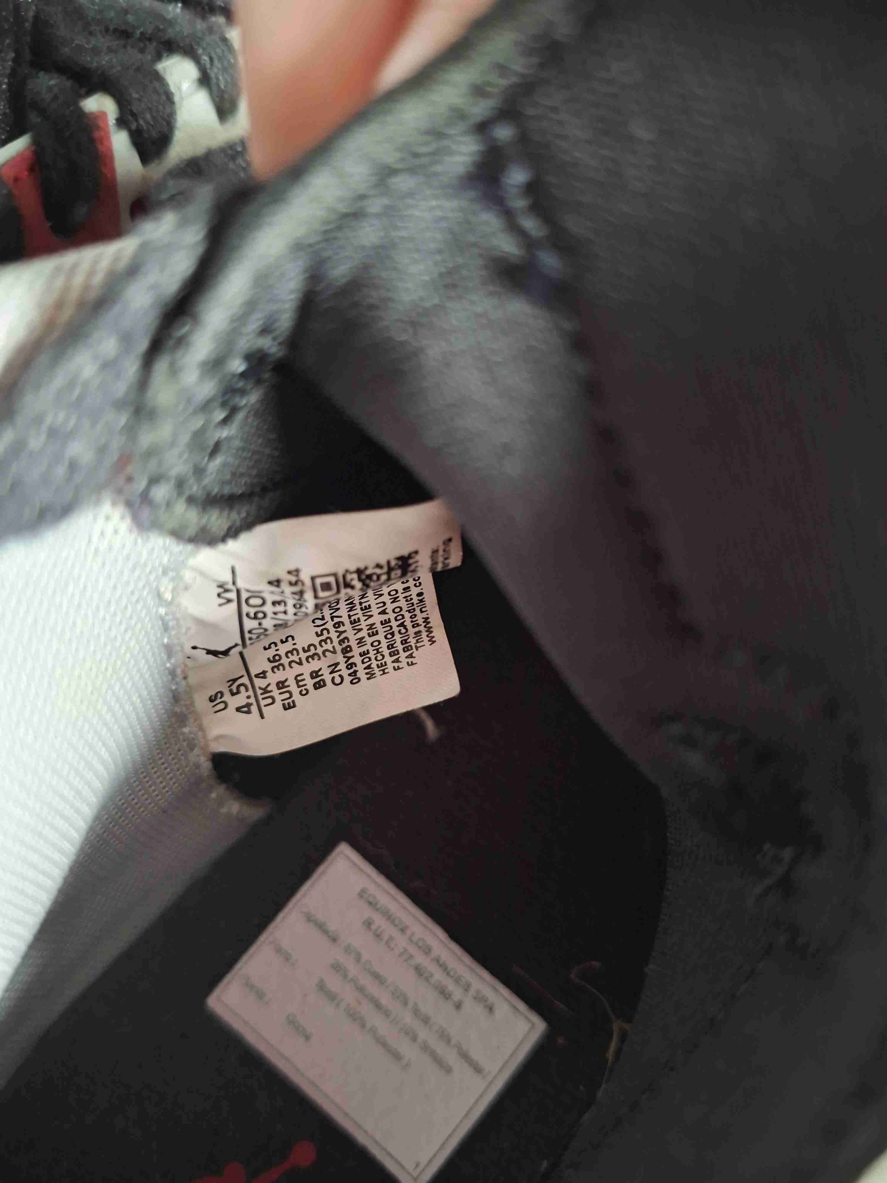 Zapatillas deportivas rojas y negras - miniatura 4