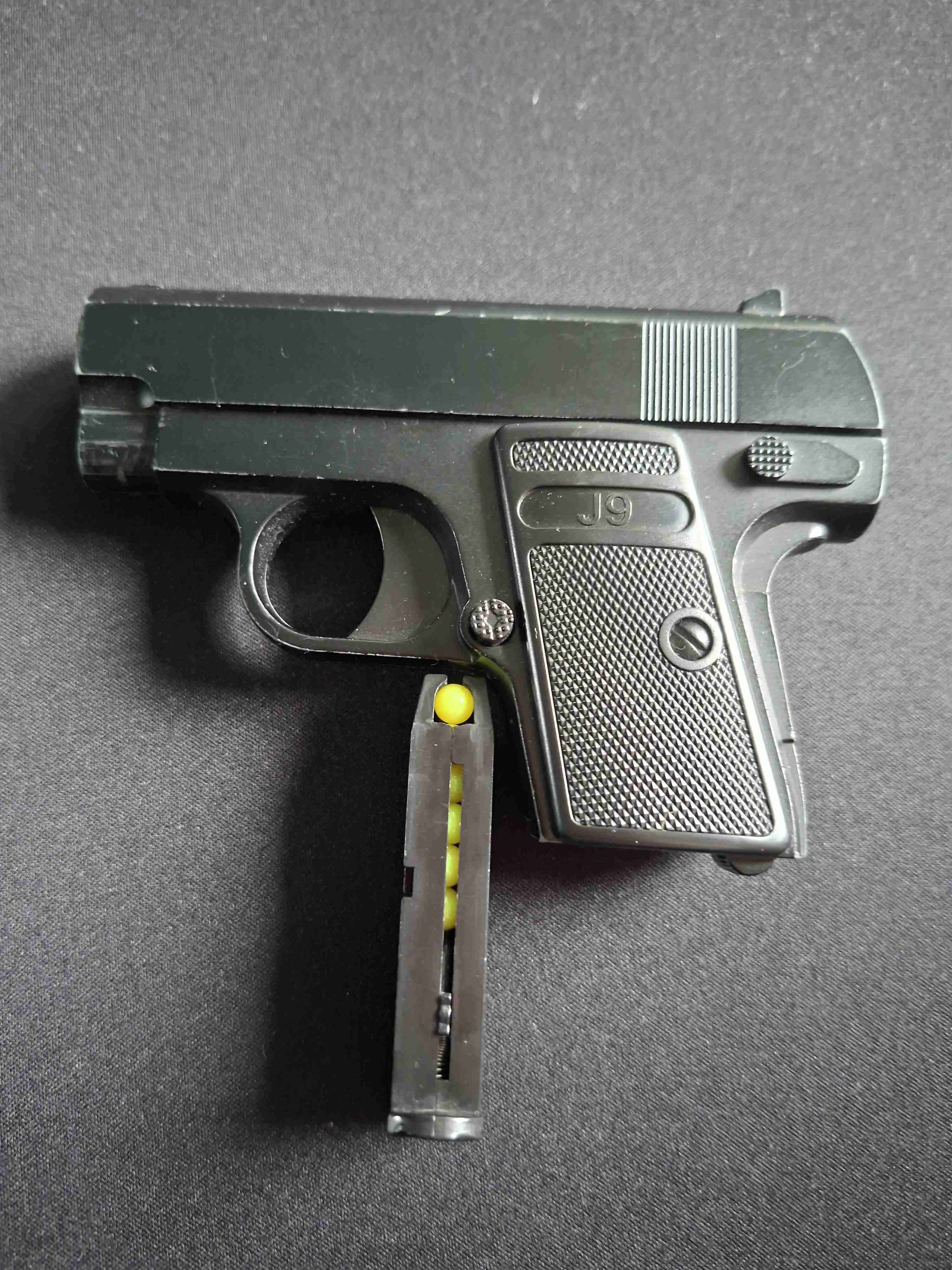 Pistola de juguete negra - miniatura 1