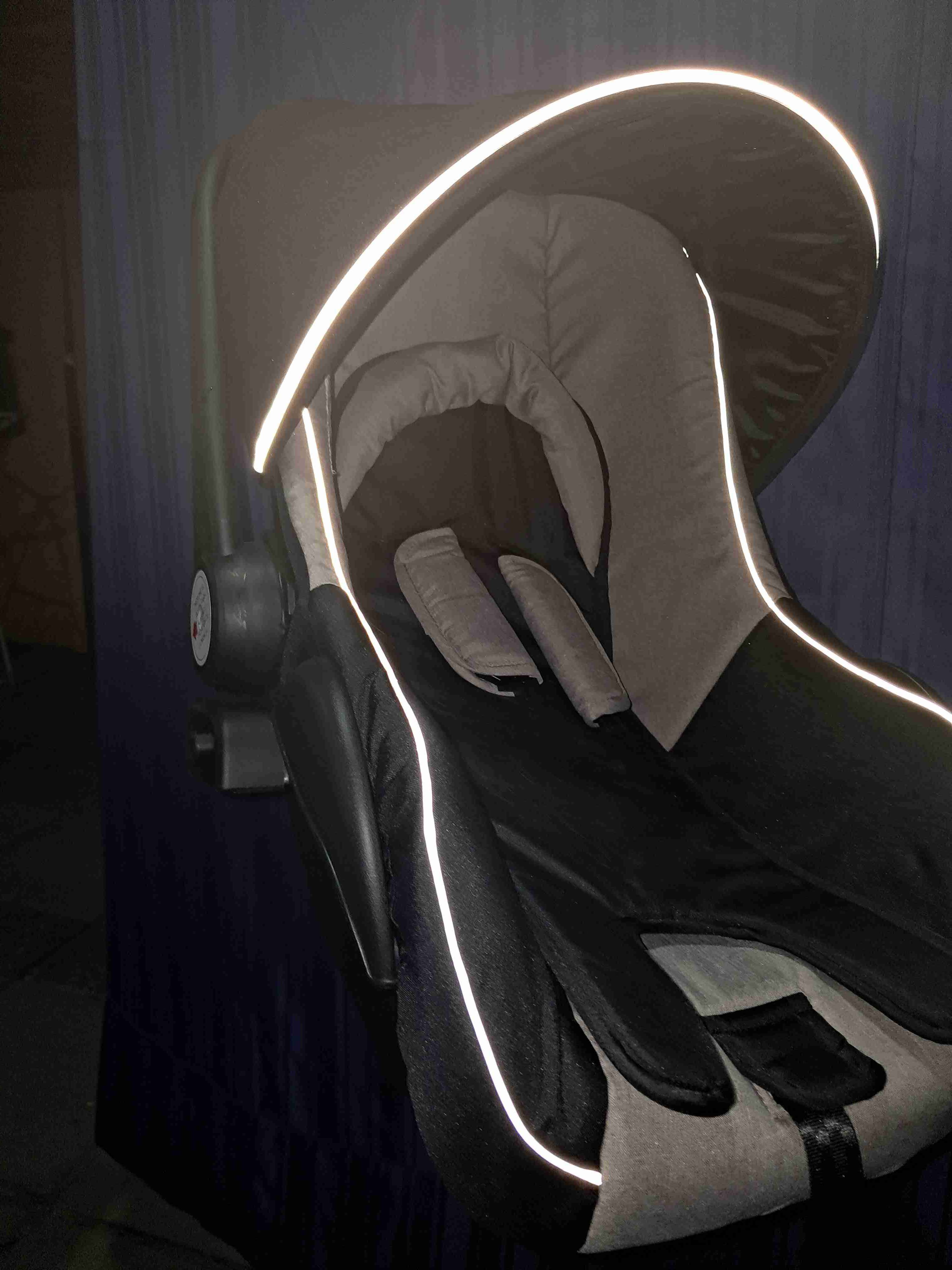 Silla de auto para bebé negra - miniatura 1