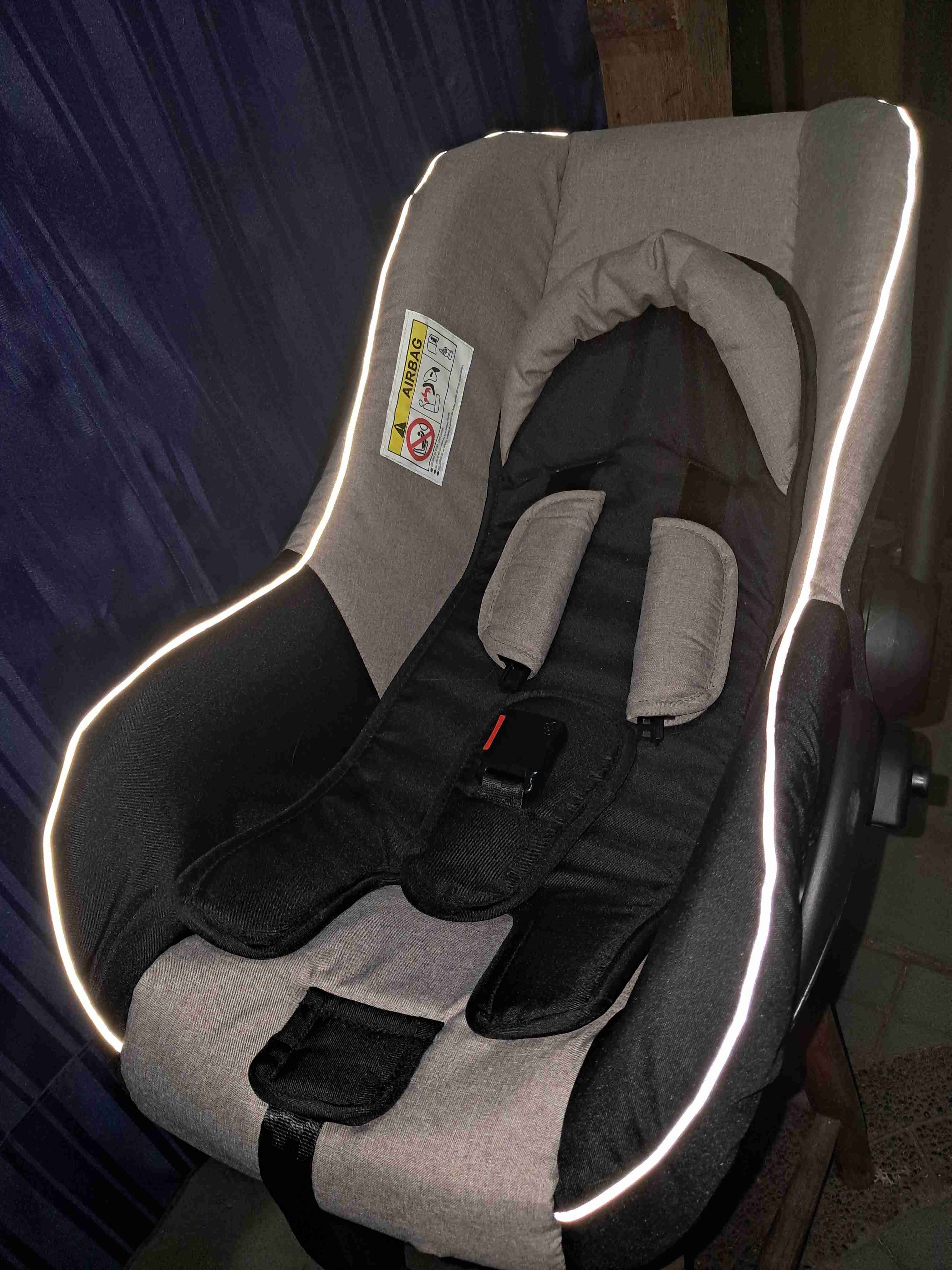 Silla de auto para bebé negra - miniatura 6