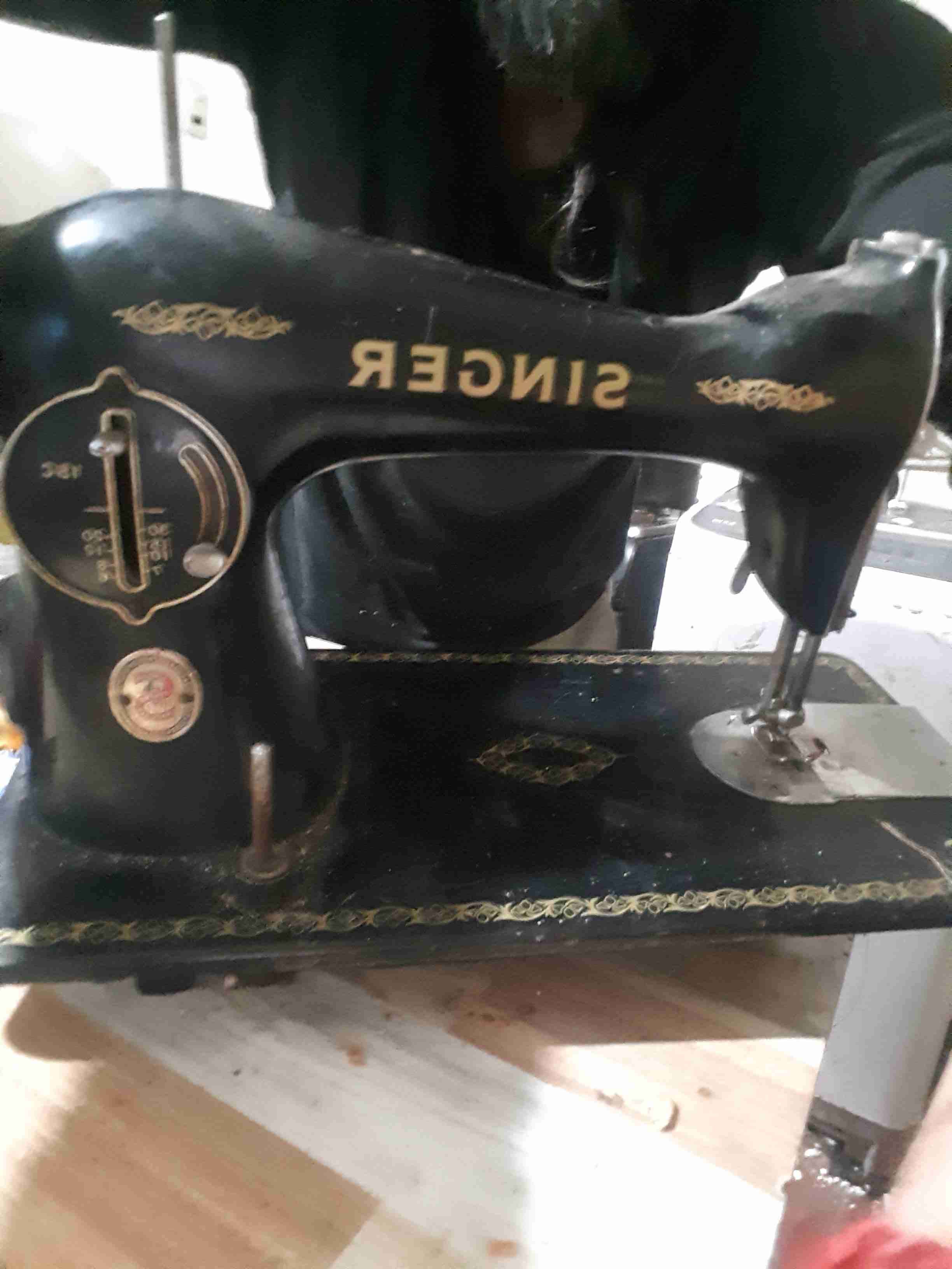 Máquina de coser Singer antigua